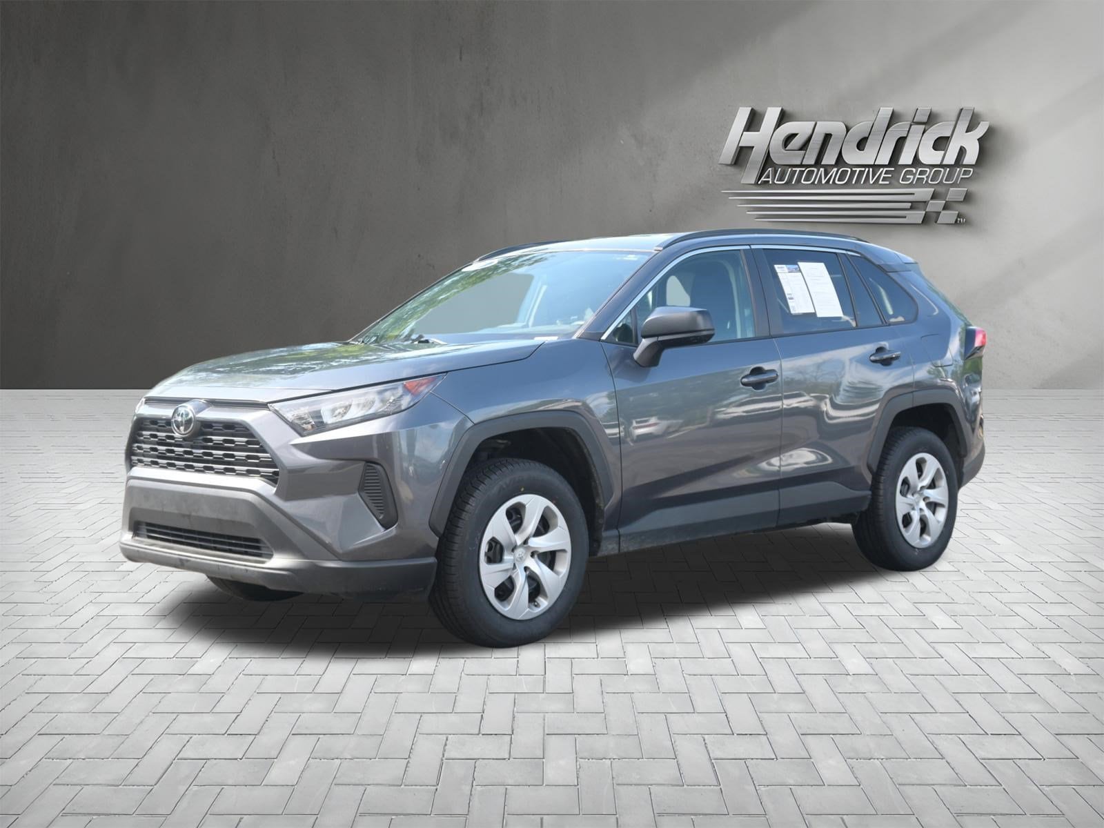 2021 Toyota RAV4 LE photo 4