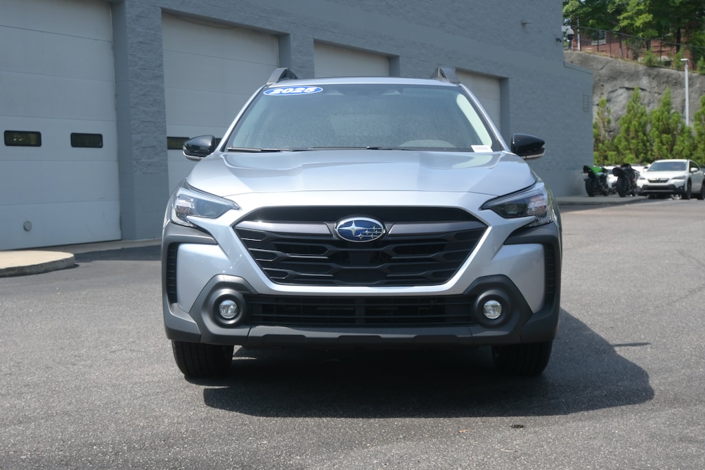 Used 2025 Subaru Outback Premium SUV