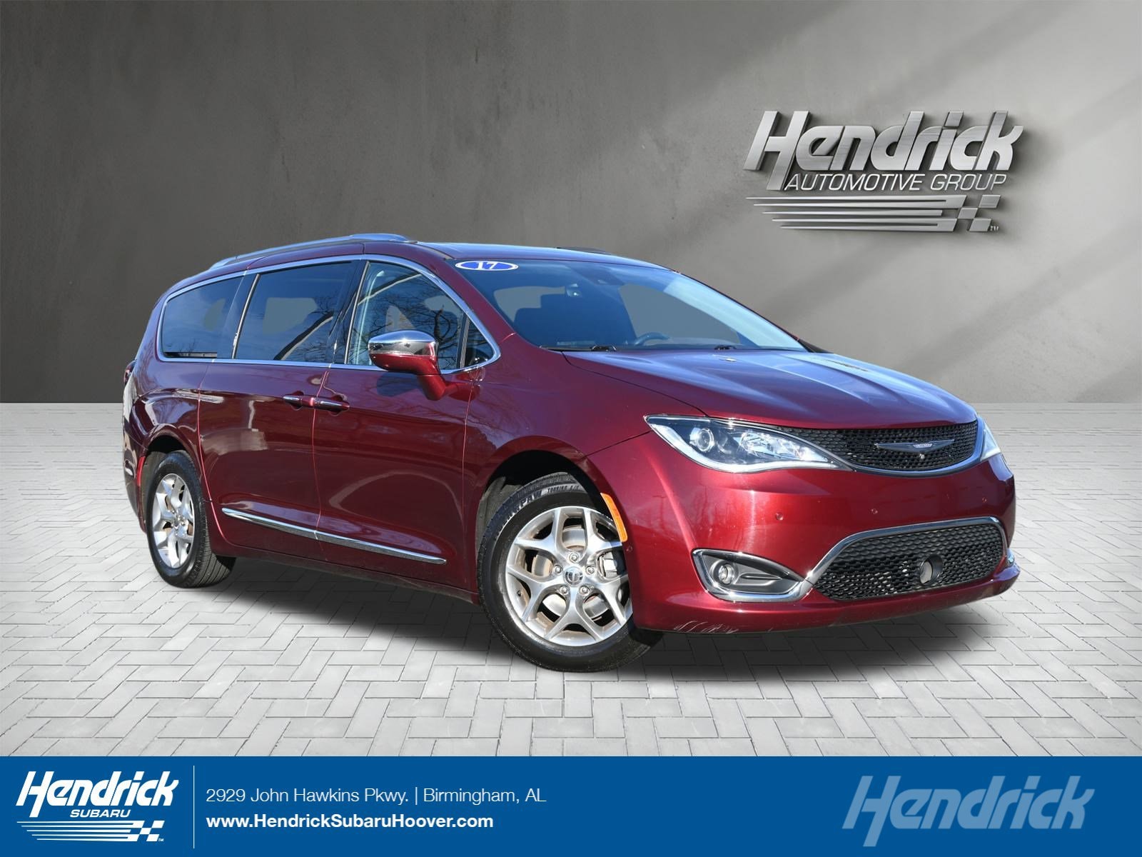 2017 Chrysler Pacifica Limited's photo