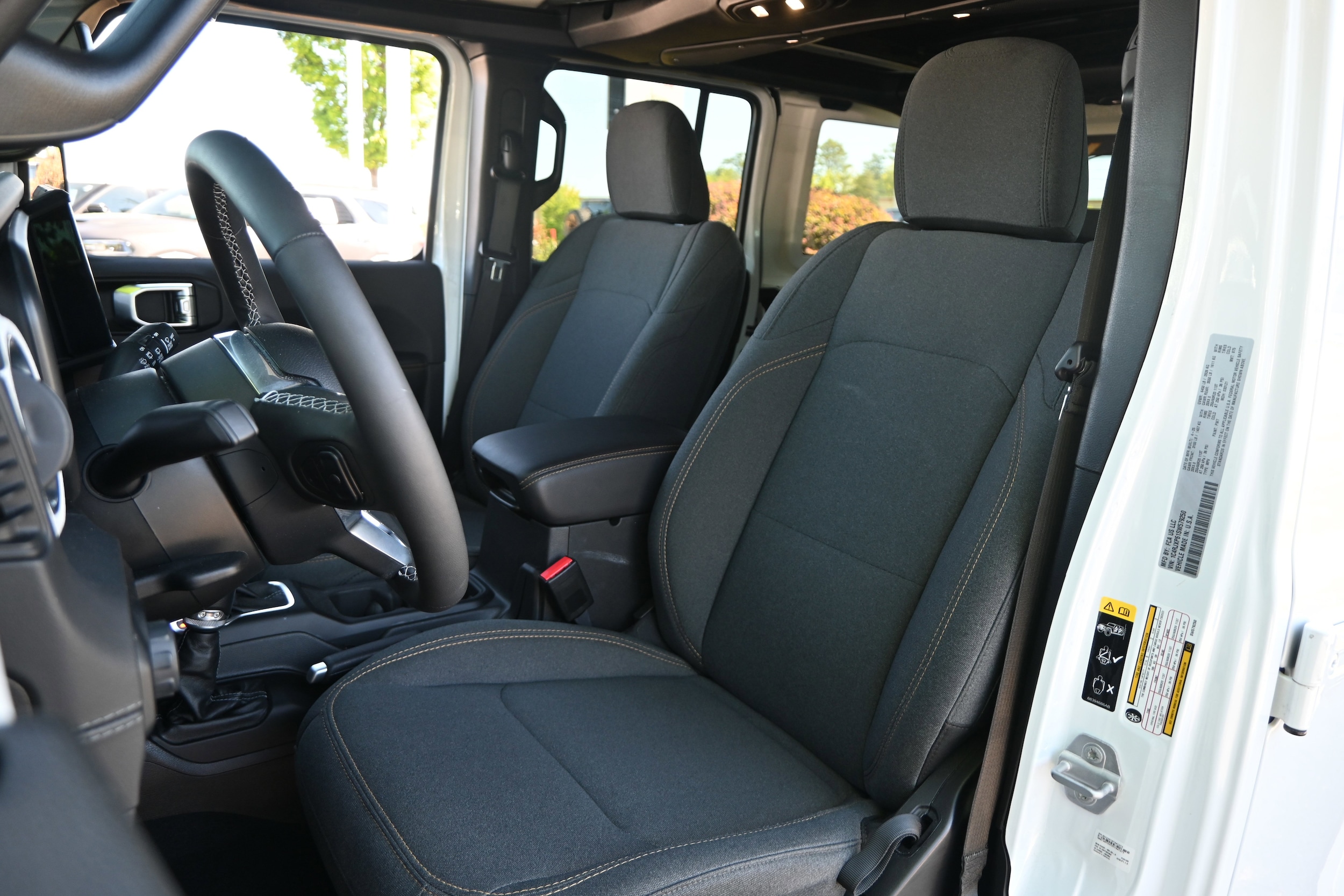 2025 Jeep Wrangler 4xe Sahara photo 5