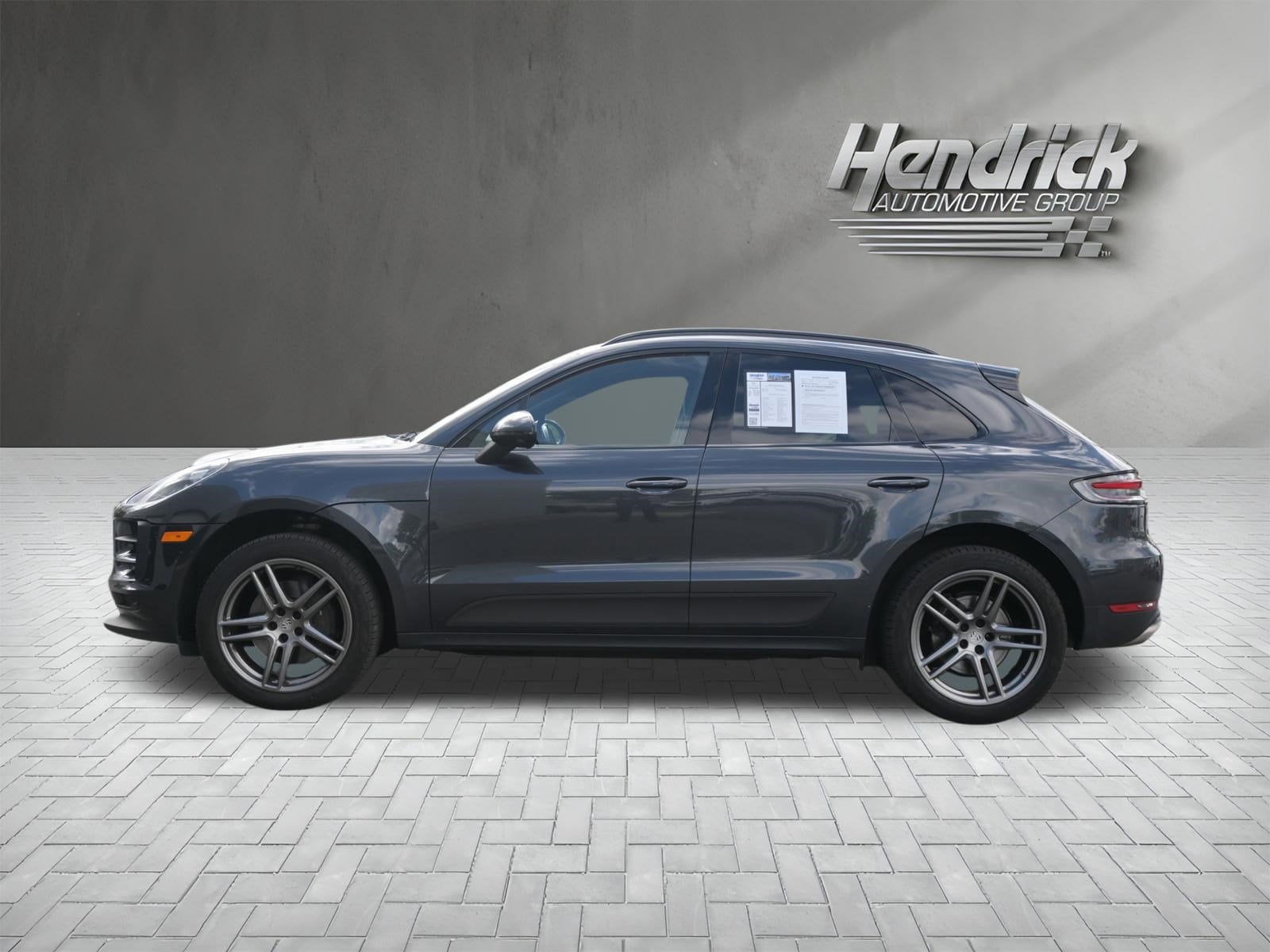 2021 Porsche Macan photo 4