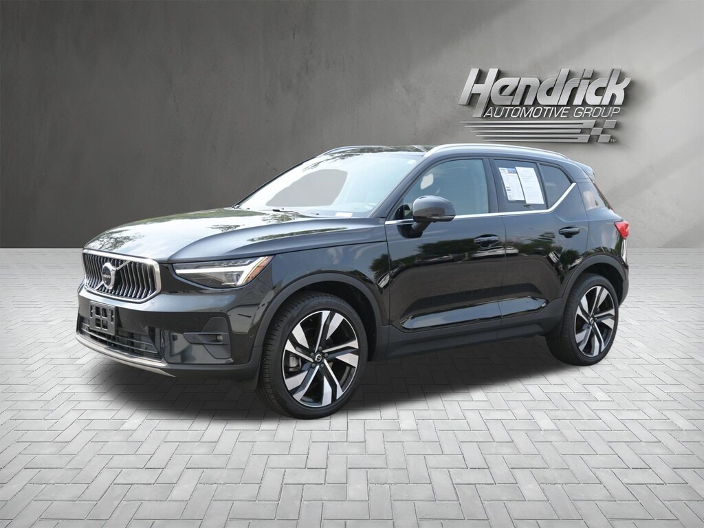 Used 2023 Volvo XC40 Ultimate Bright Theme SUV