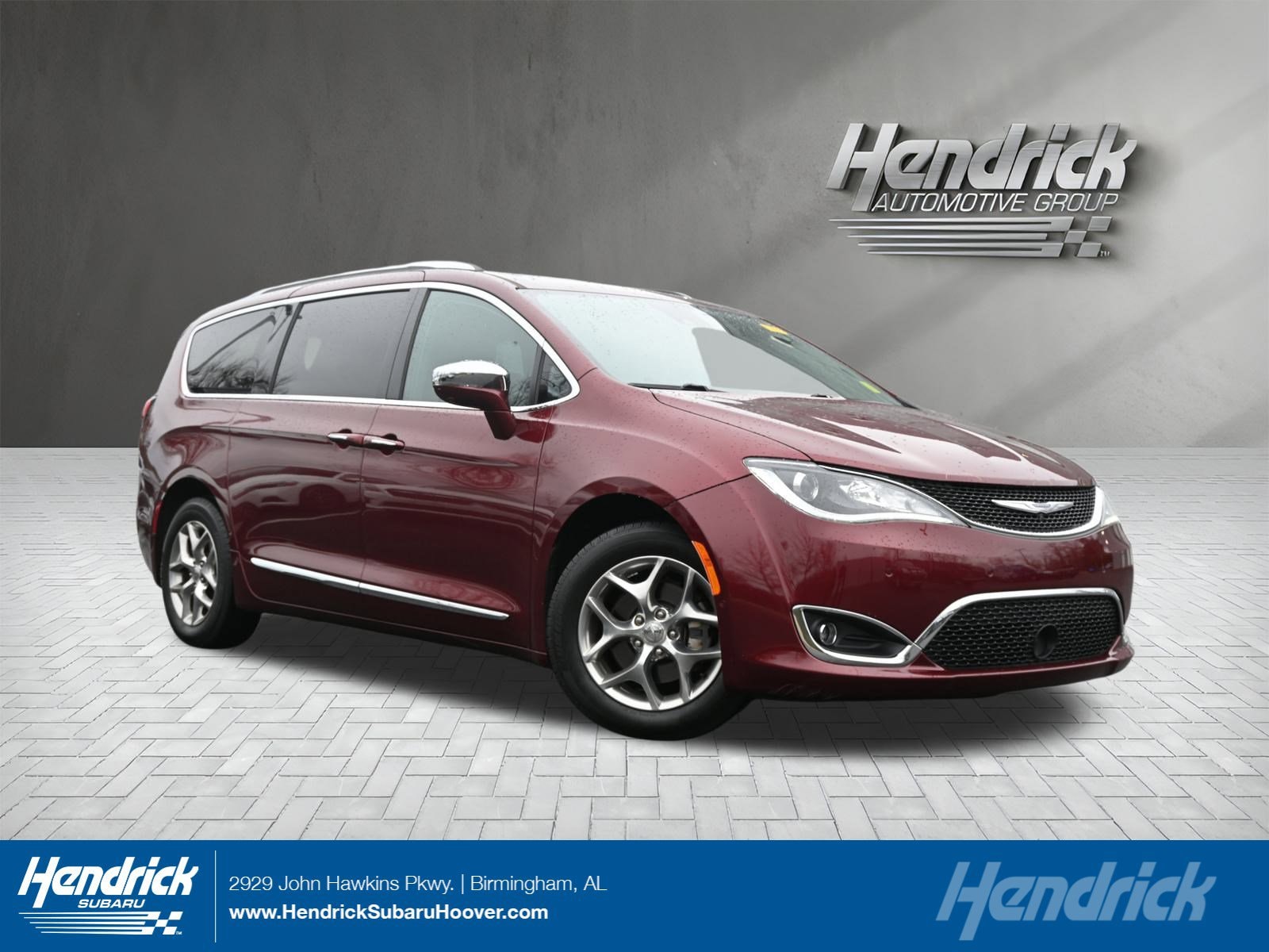 2017 Chrysler Pacifica Limited's photo