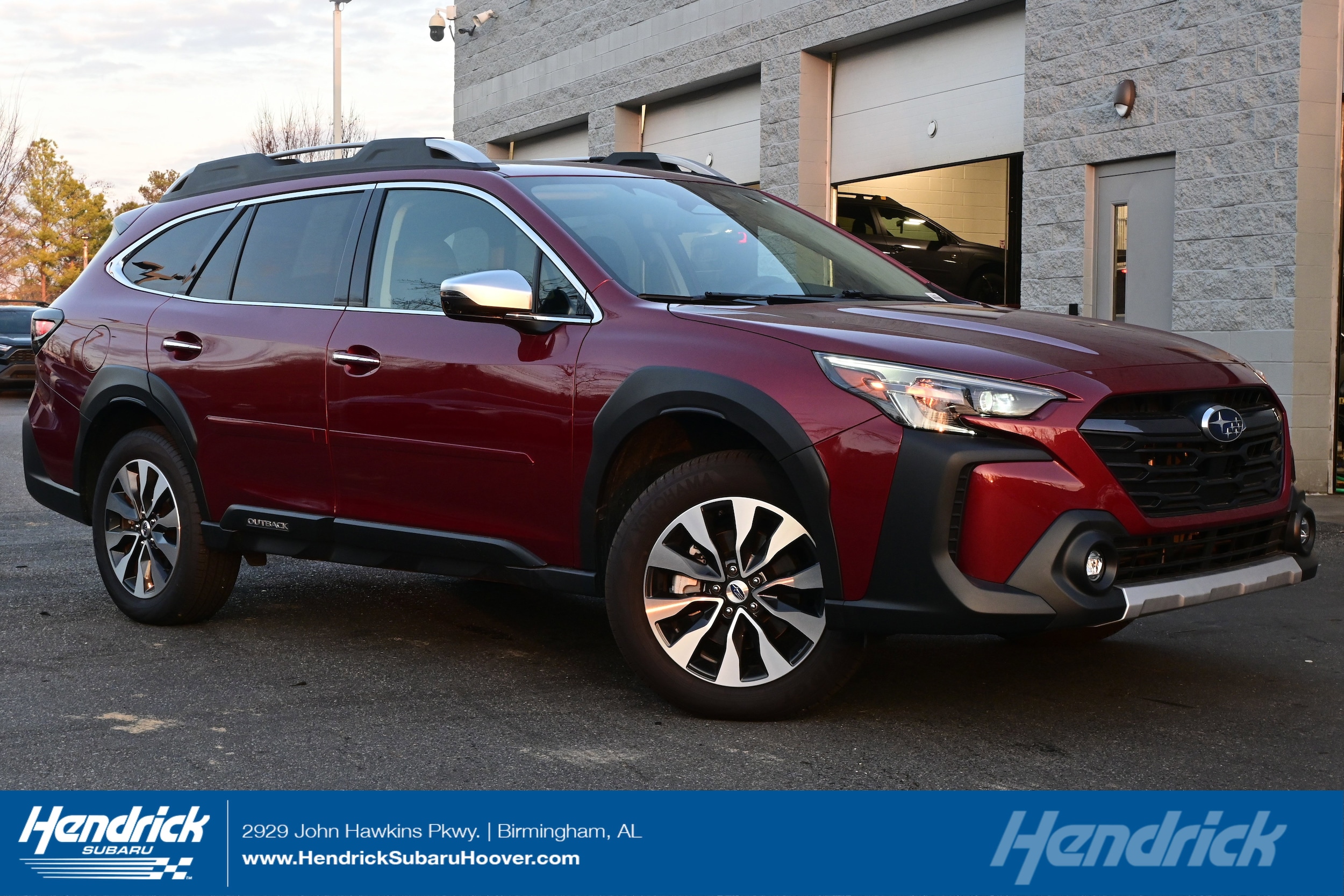 2025 Subaru Outback Touring's photo