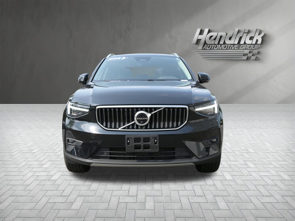 Used 2023 Volvo XC40 Ultimate Bright Theme SUV