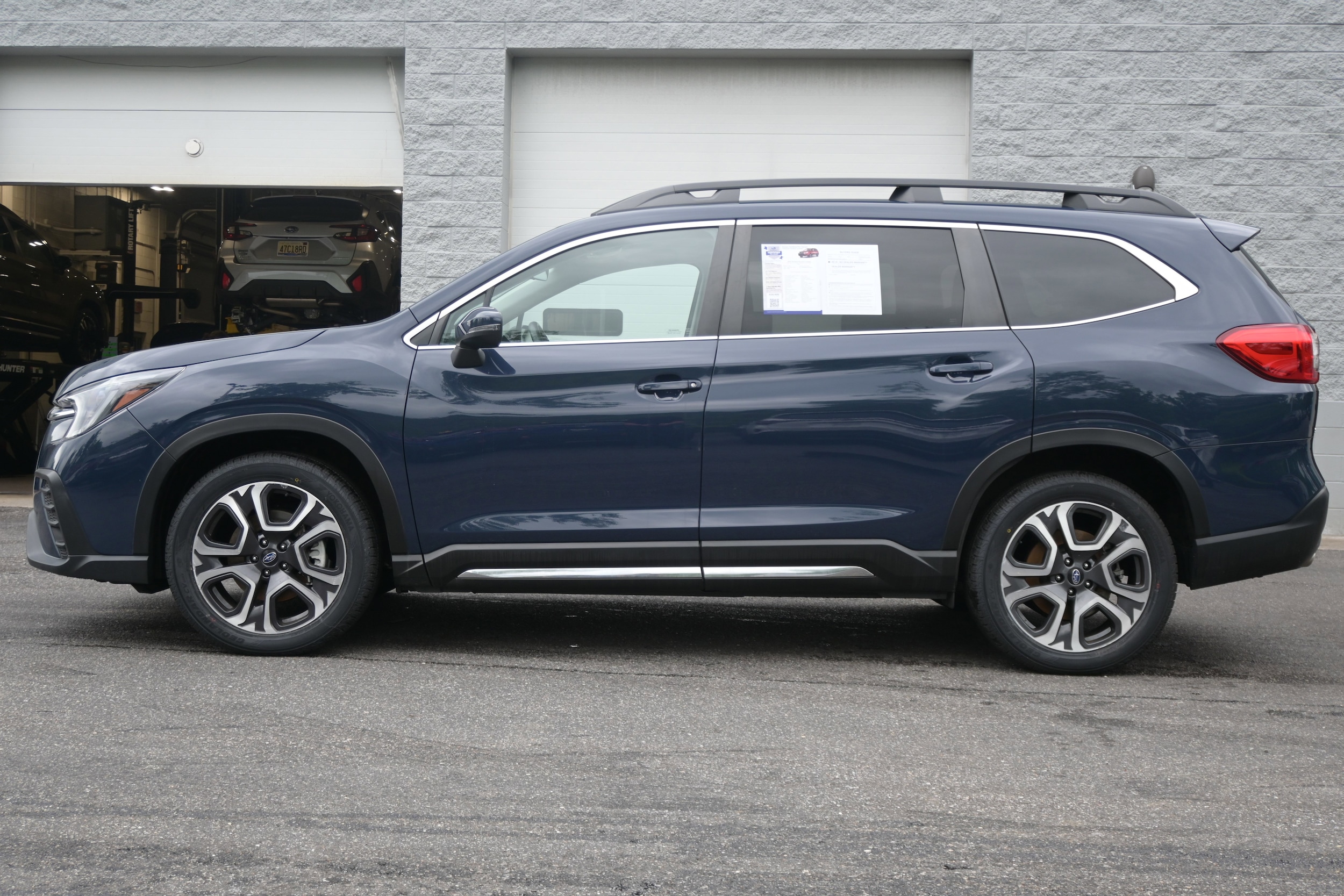2023 Subaru Ascent Limited photo 4