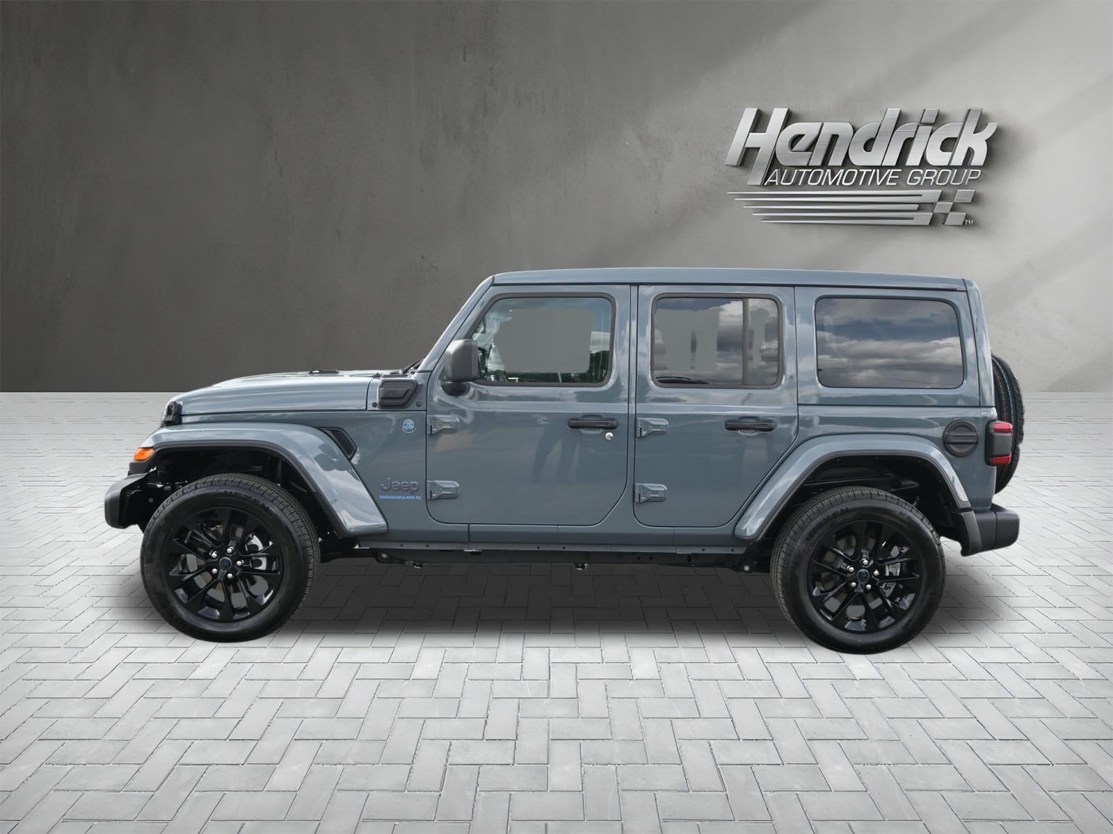 2025 Jeep Wrangler 4xe Sahara photo 3