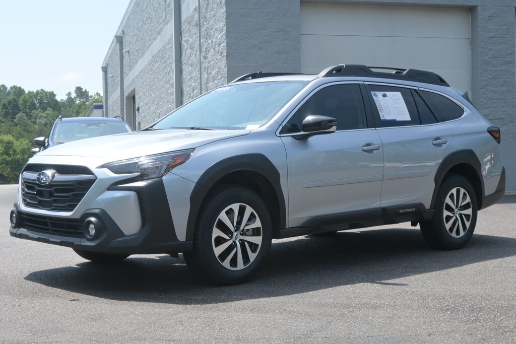 Used 2025 Subaru Outback Premium SUV