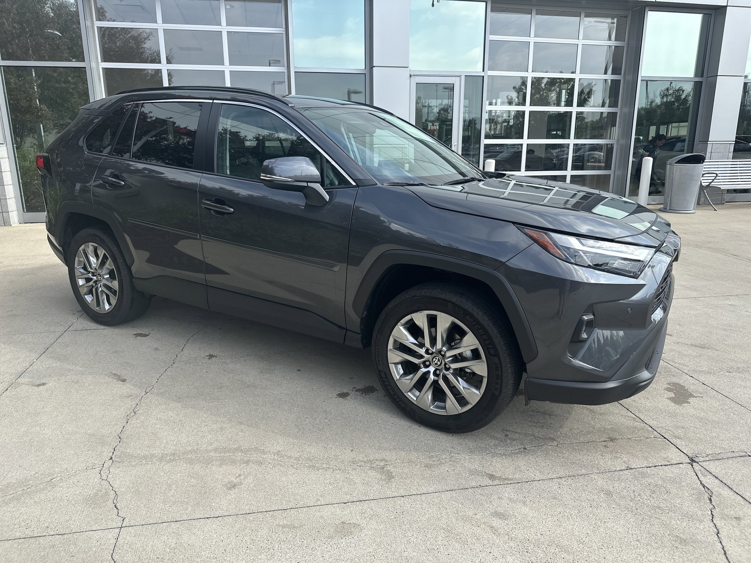 Used 2024 Toyota RAV4 XLE Premium with VIN 2T3A1RFV9RW425282 for sale in Kansas City