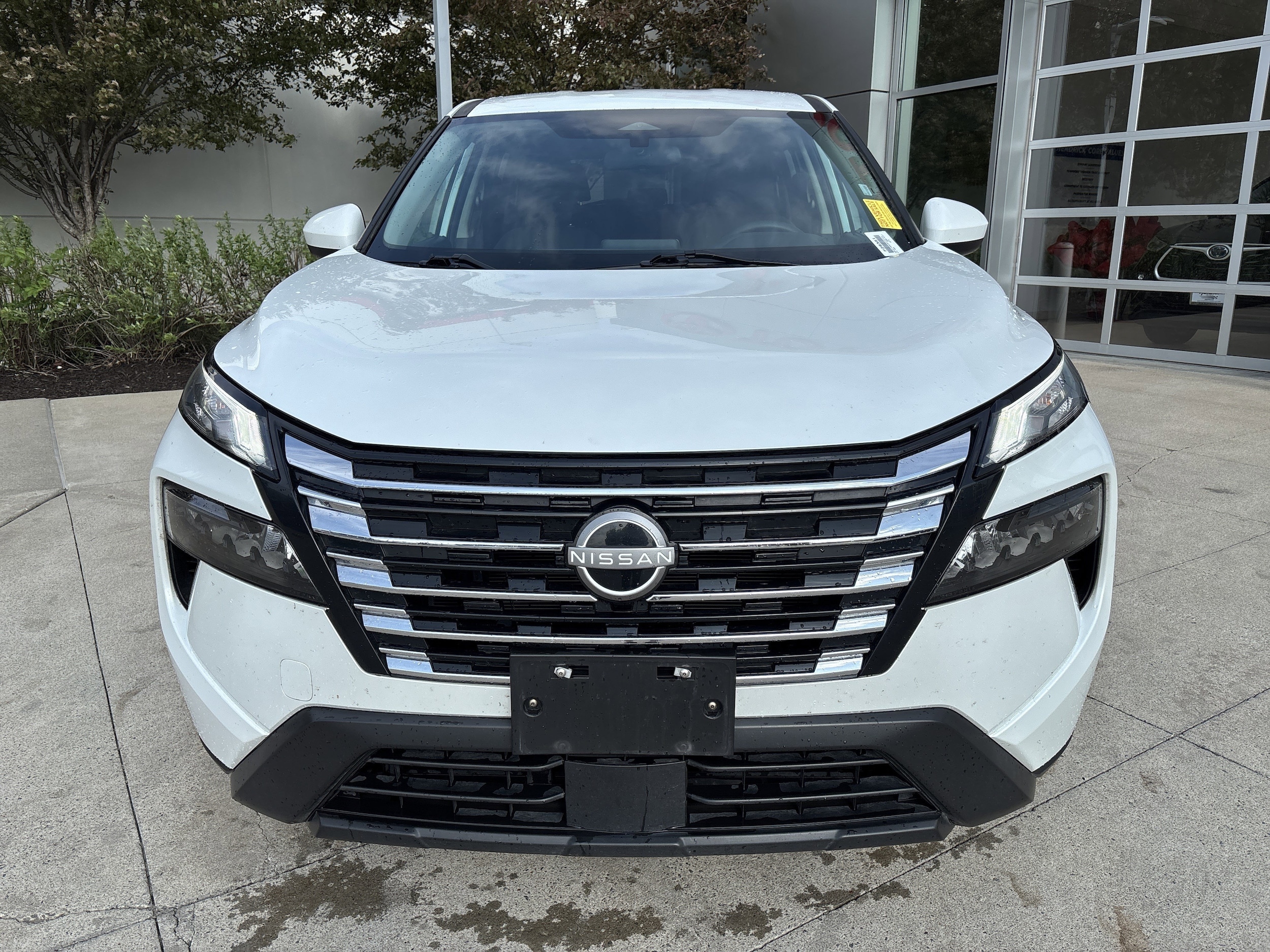 2024 Nissan Rogue SV photo 4