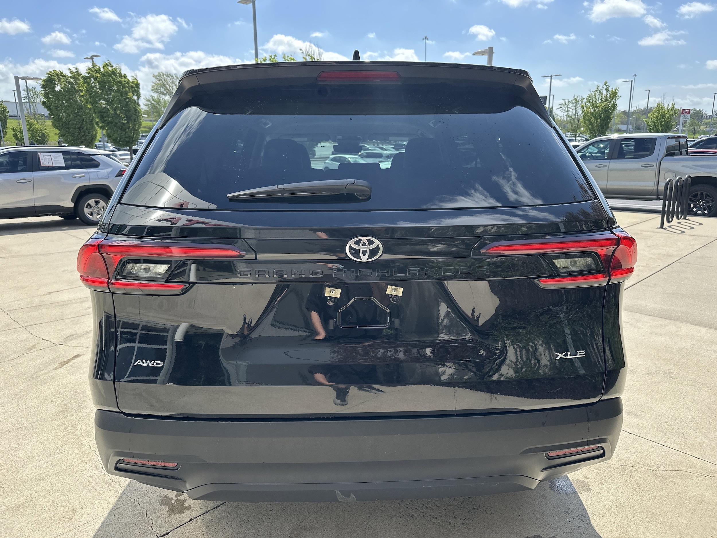 2025 Toyota Grand Highlander XLE photo 3