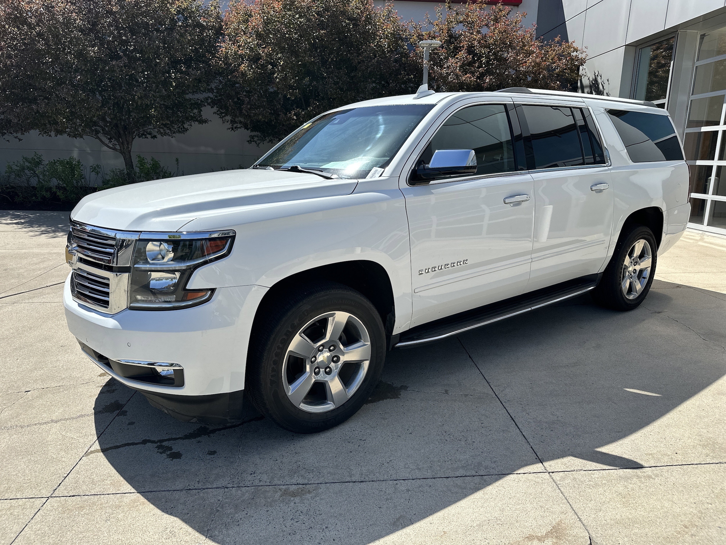2018 Chevrolet Suburban Premier photo 2