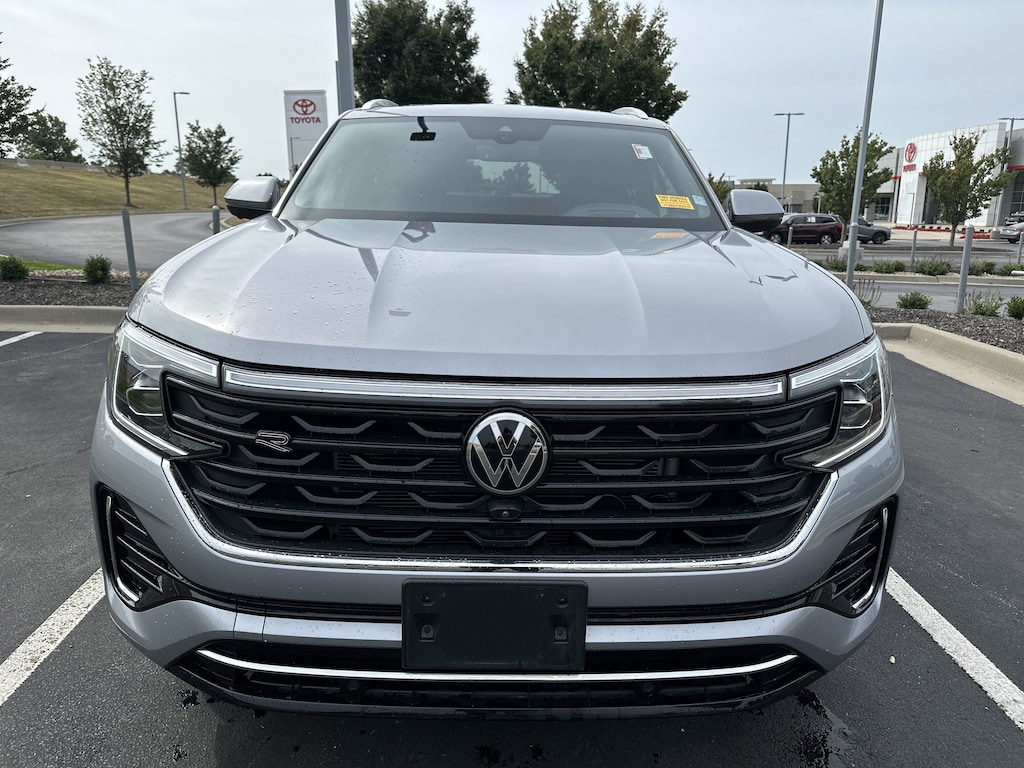 Used 2024 Volkswagen Atlas Cross Sport 2.0T SEL Premium R-Line SUV