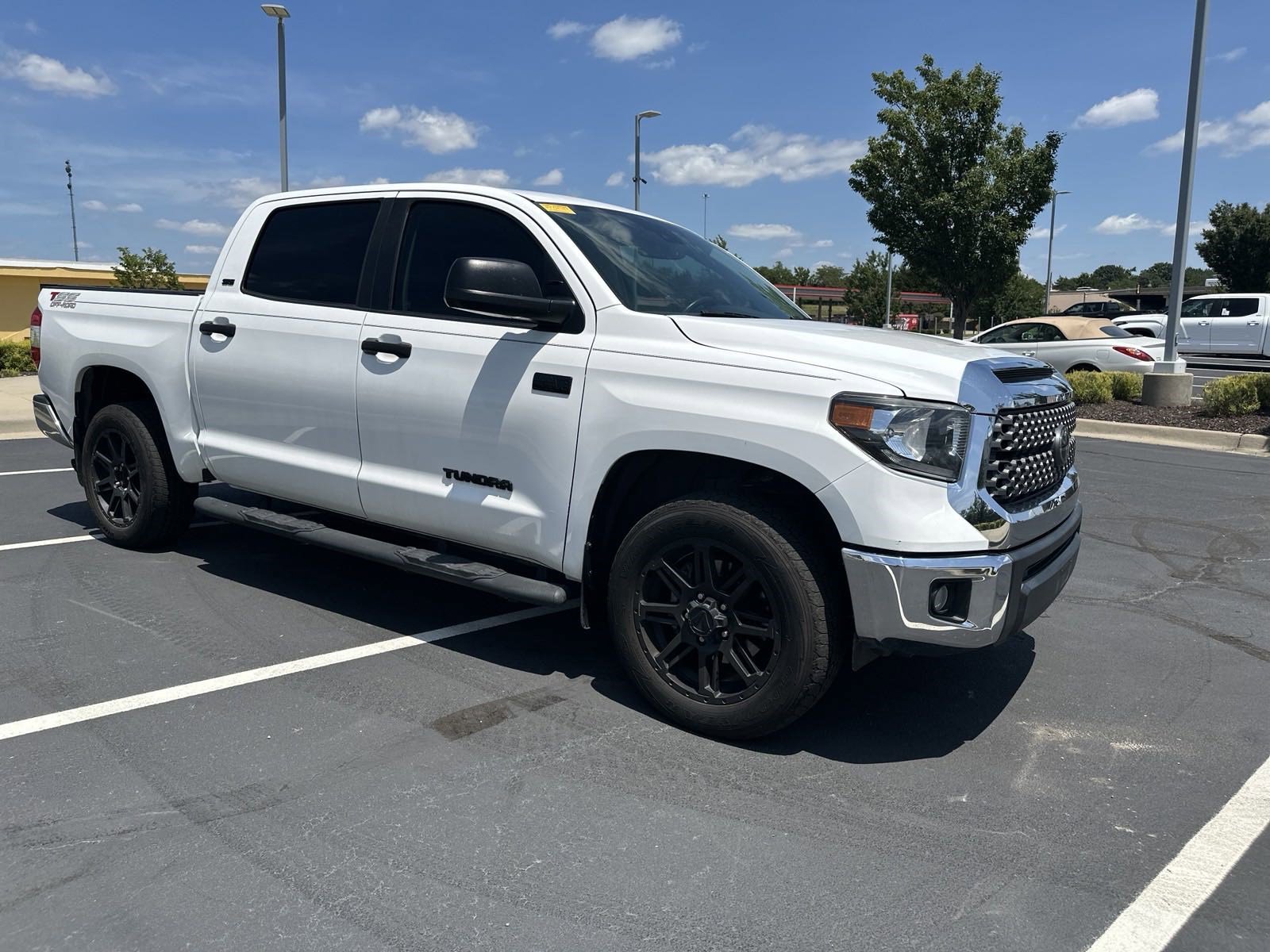 Used 2020 Toyota Tundra SR5 with VIN 5TFDY5F13LX882591 for sale in Kansas City