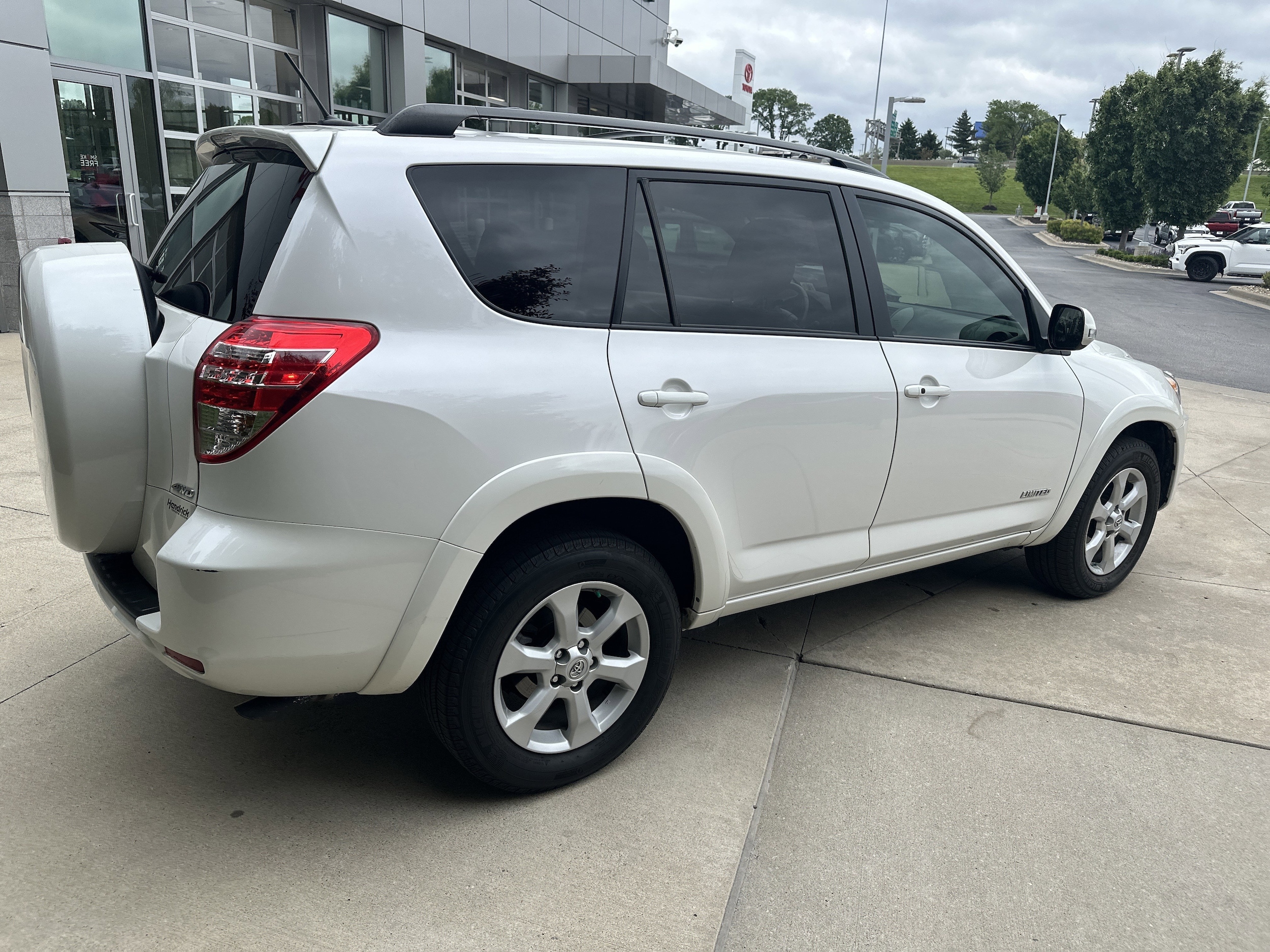 2012 Toyota RAV4 Limited photo 4
