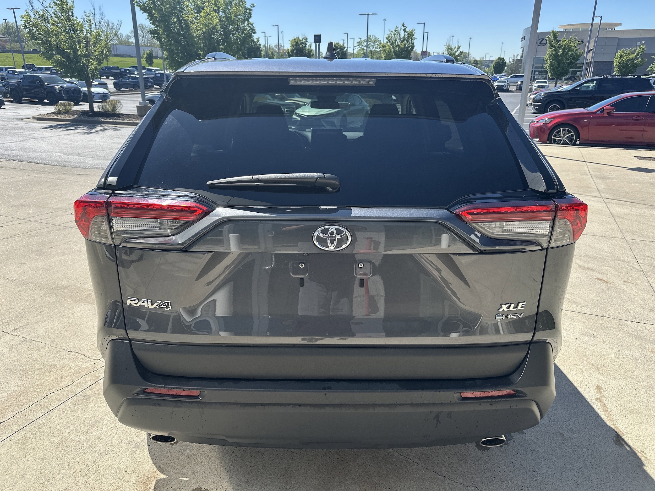 2025 Toyota RAV4 Hybrid XLE photo 3