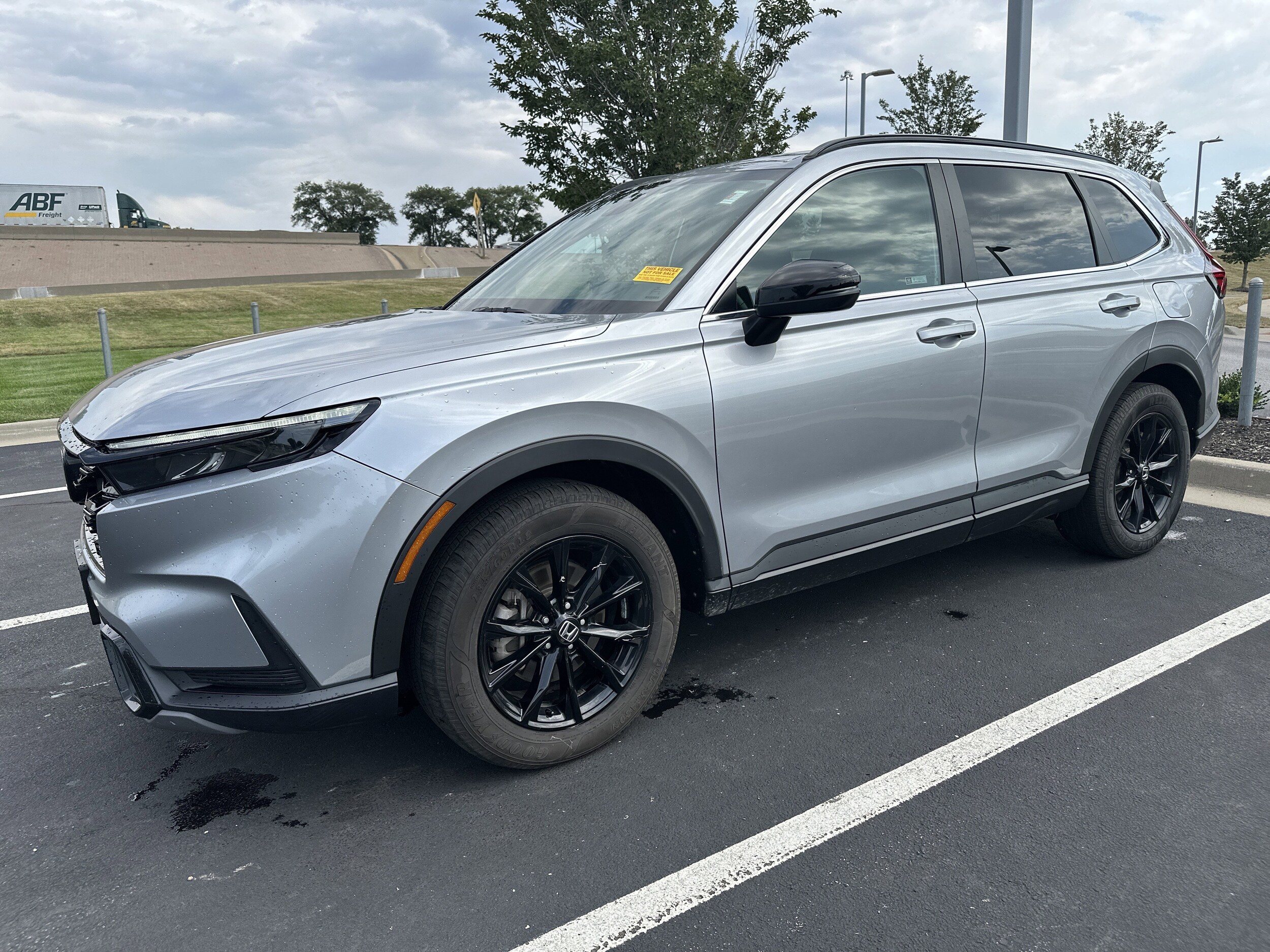 2023 Honda CR-V Hybrid Sport photo 2