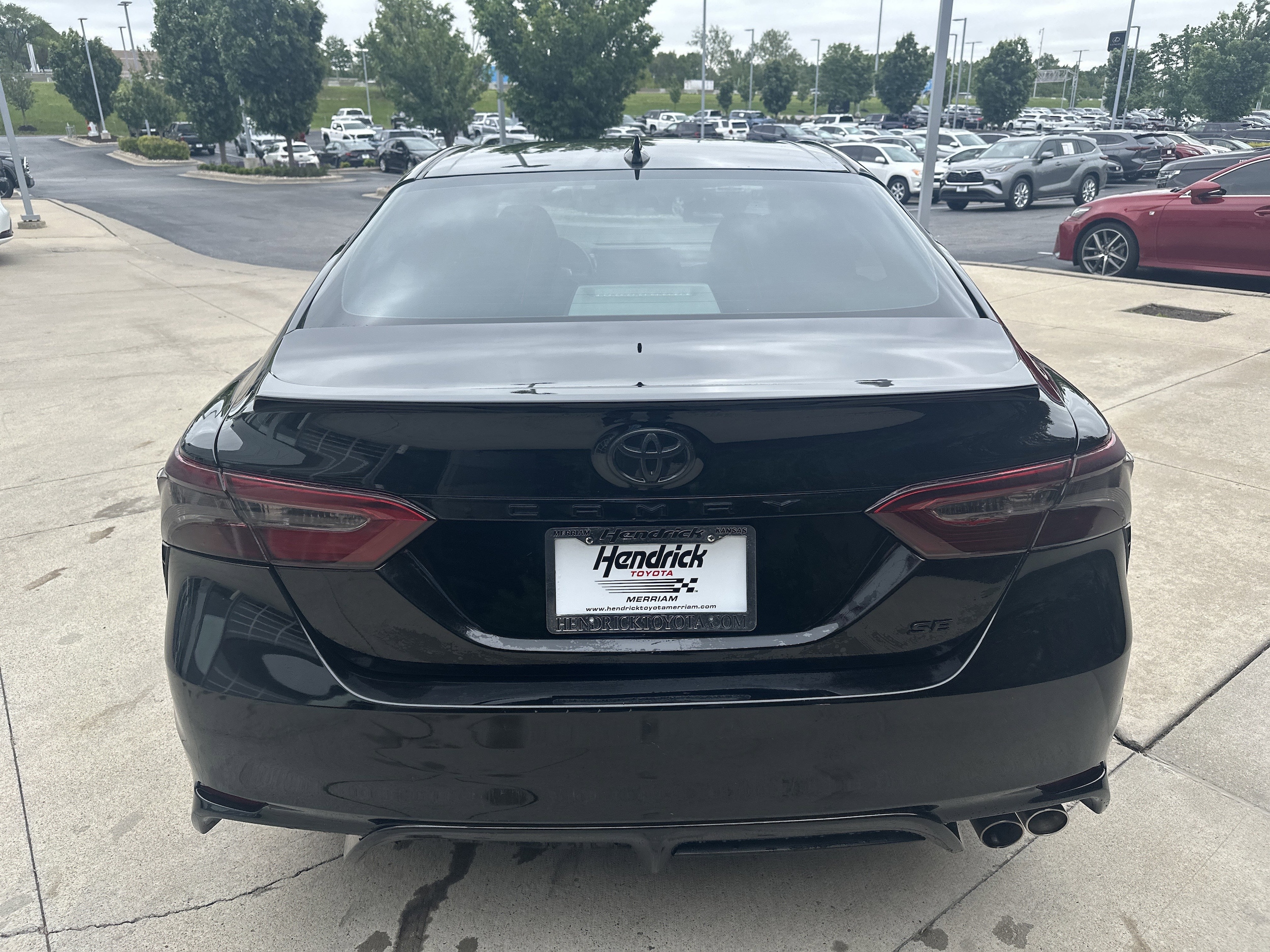 2019 Toyota Camry SE photo 6