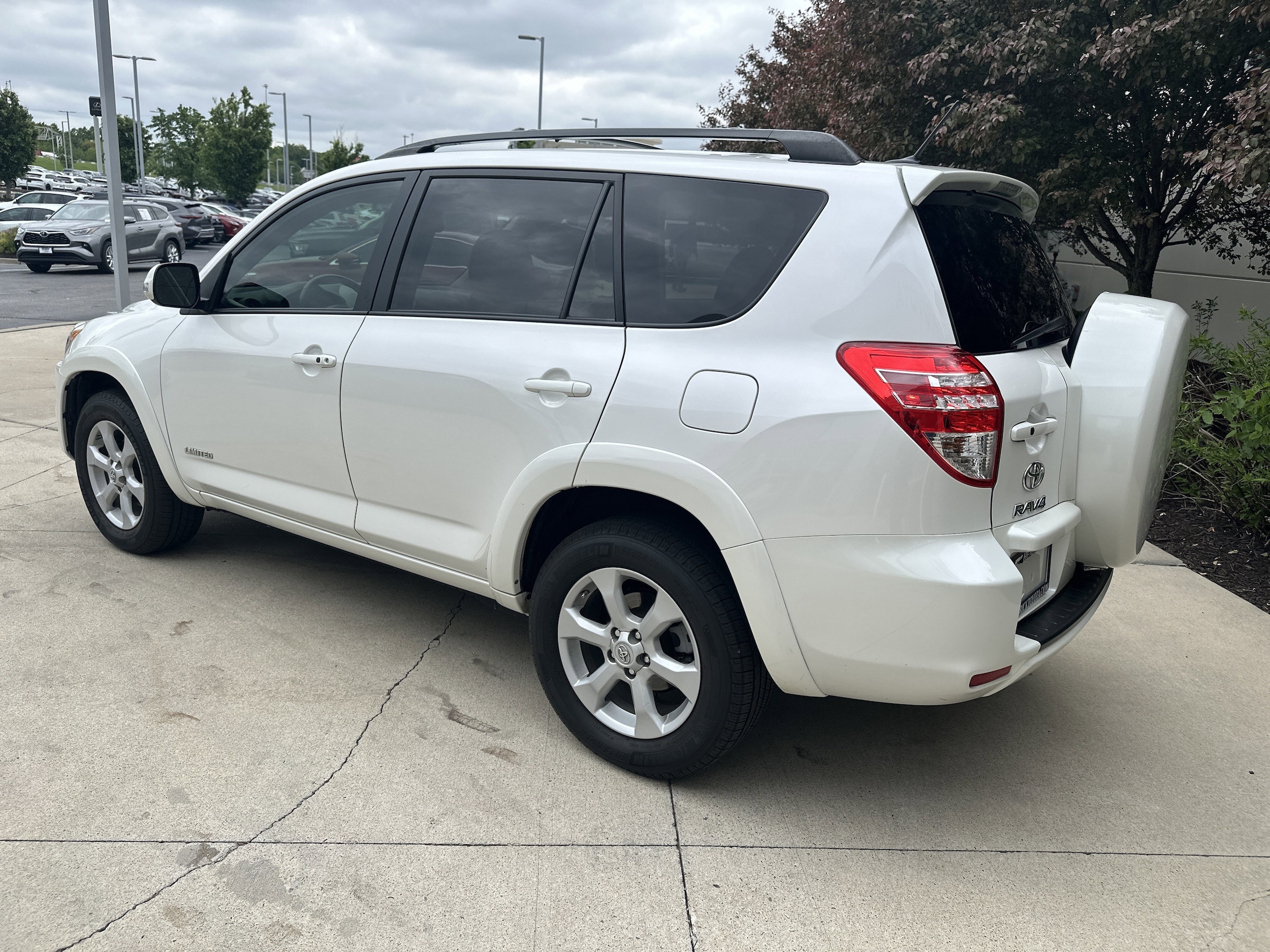 2012 Toyota RAV4 Limited photo 5