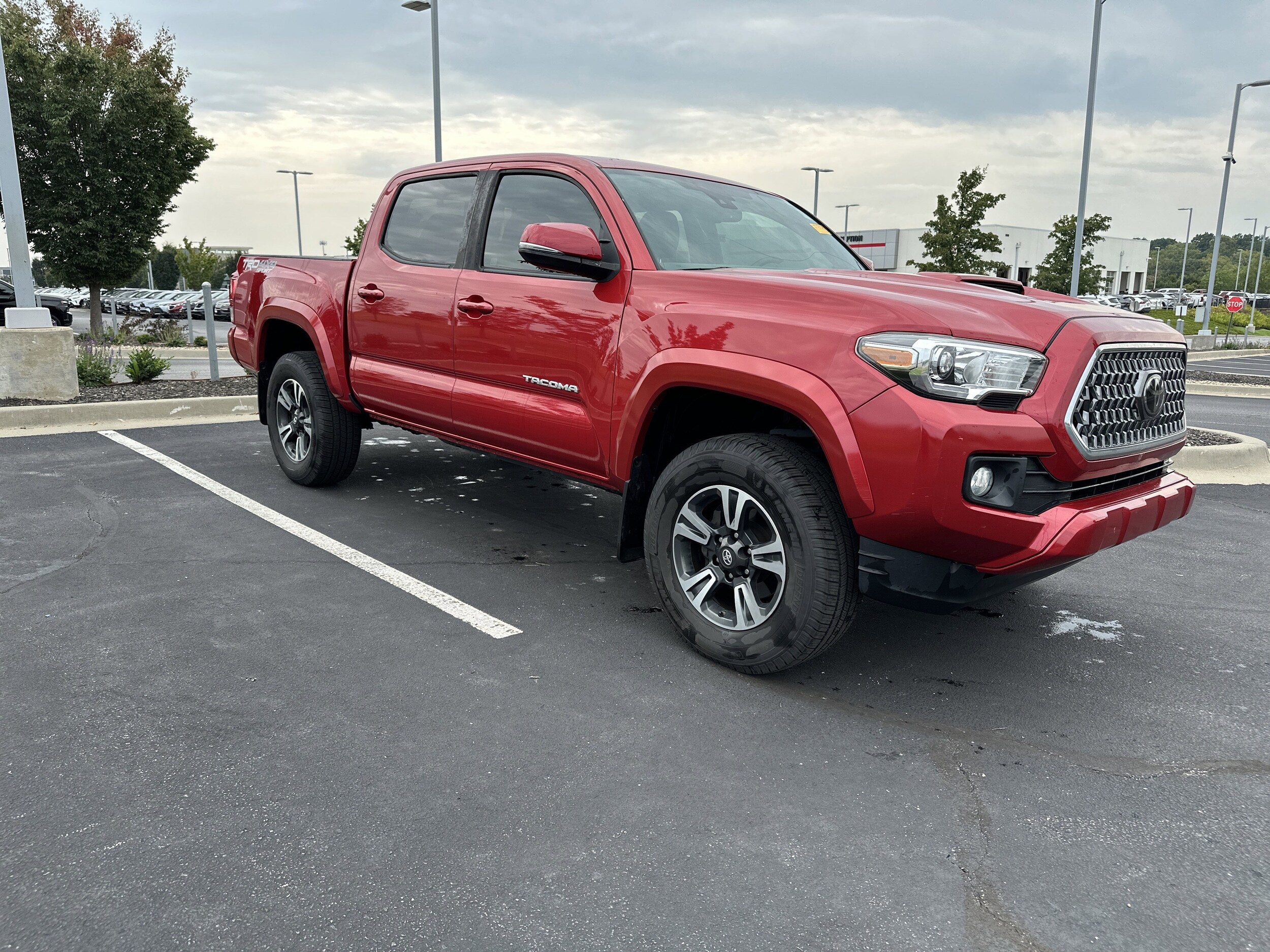 2019 Toyota Tacoma SR5 photo 2