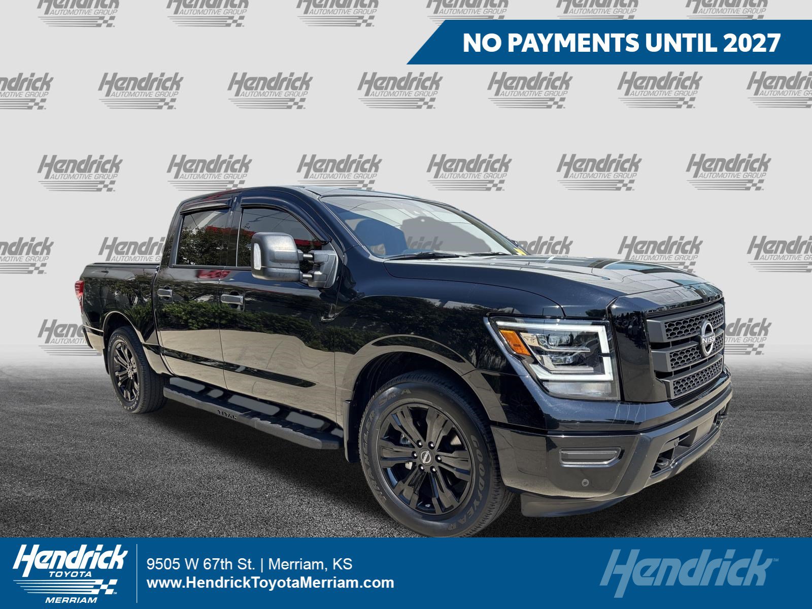 2023 Nissan Titan SV