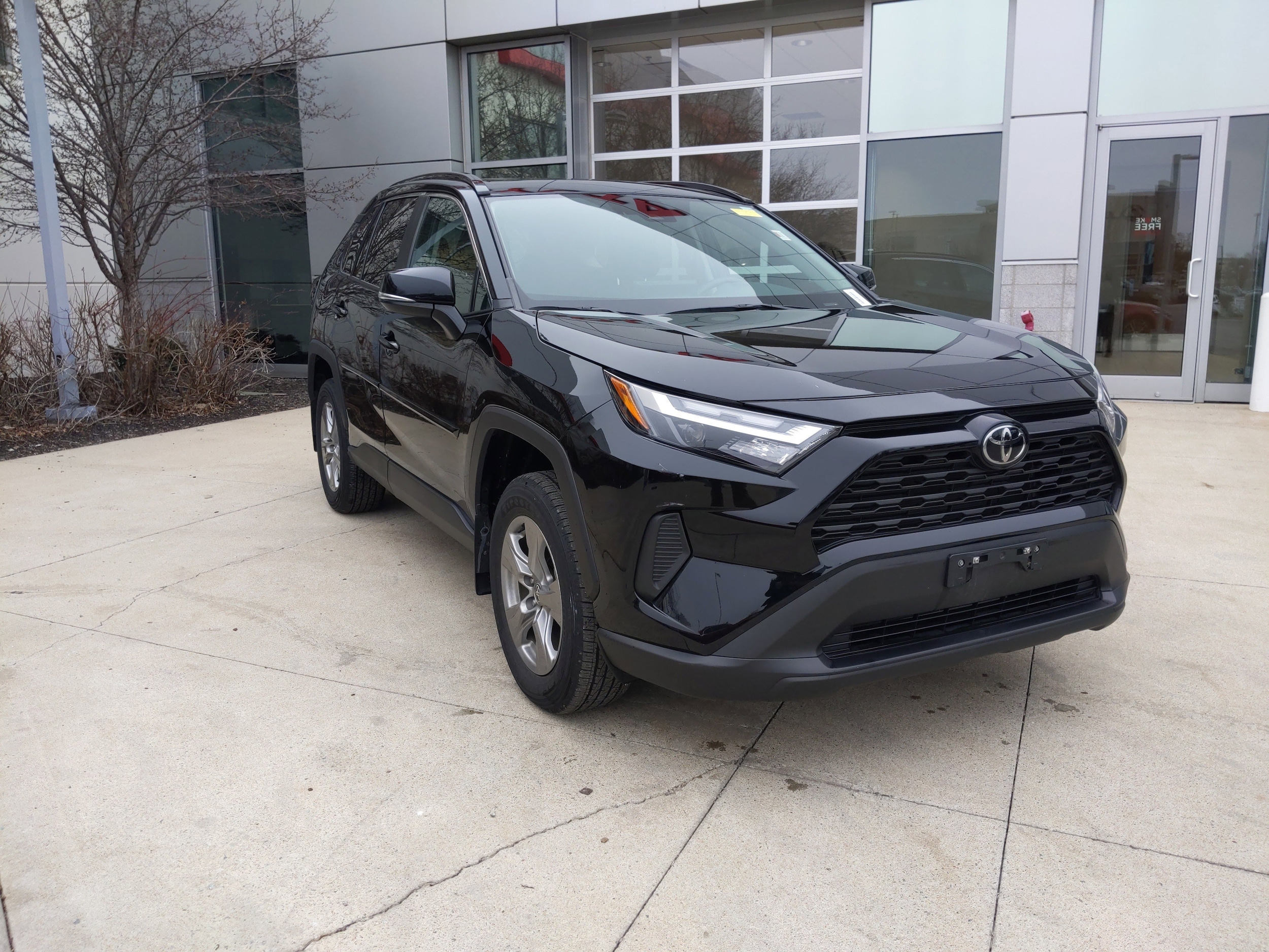 Used 2024 Toyota RAV4 XLE with VIN 2T3P1RFV4RW449807 for sale in Kansas City