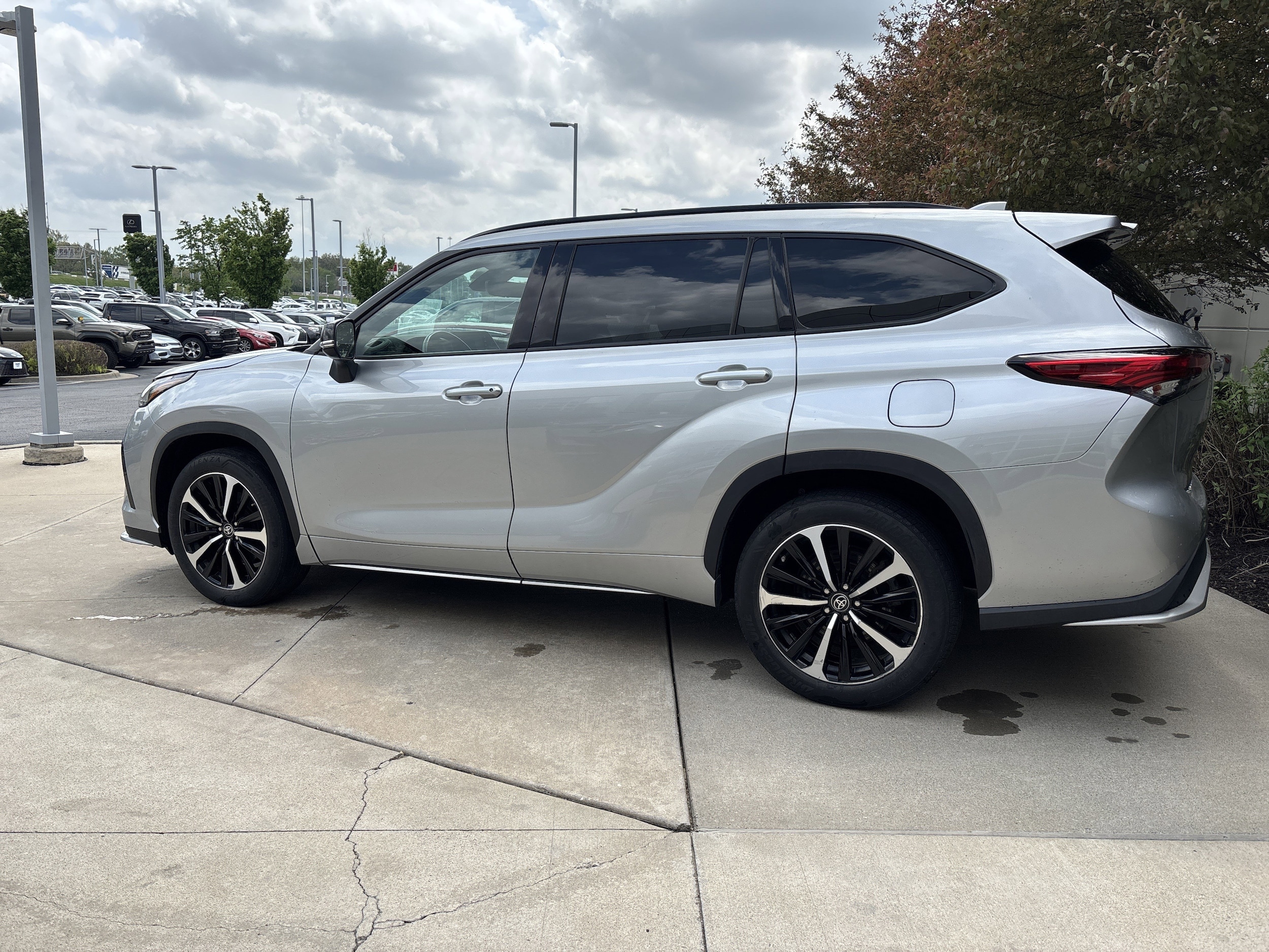 2022 Toyota Highlander XSE photo 6