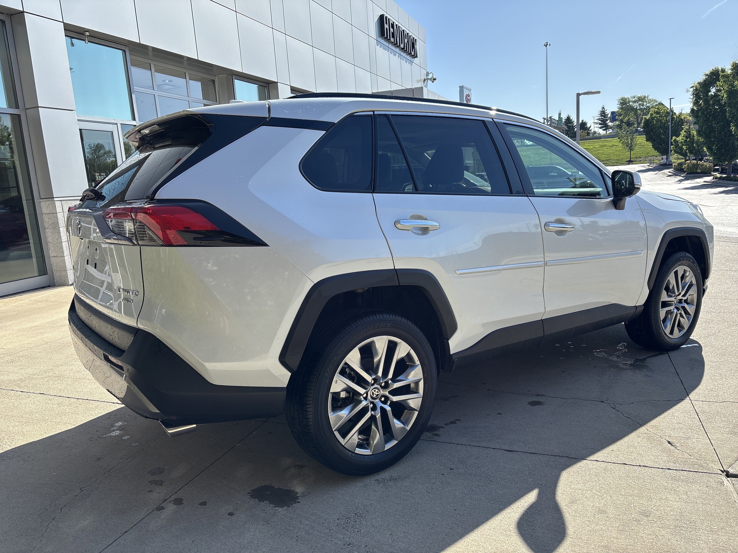 2024 Toyota RAV4 Limited photo 4