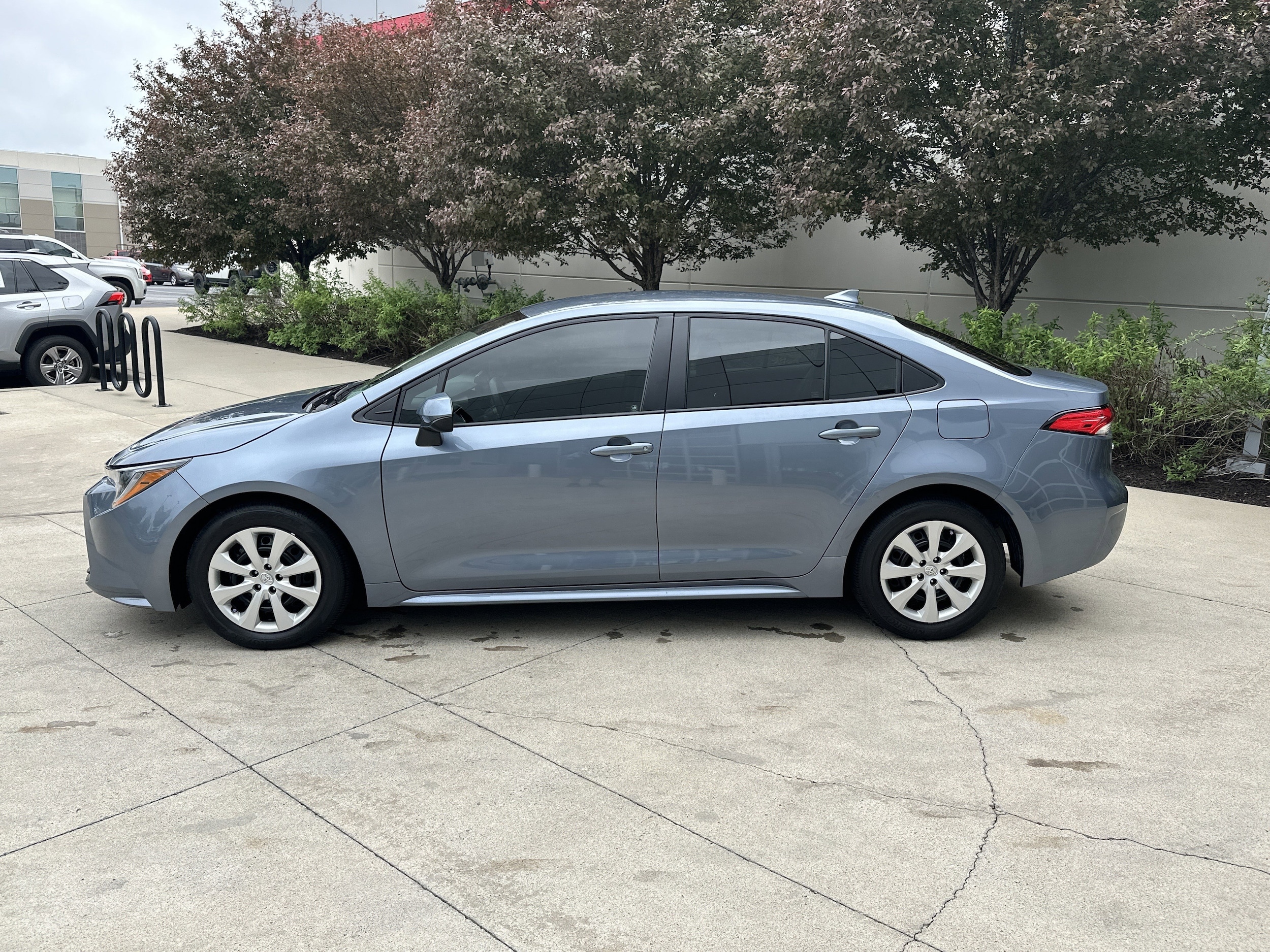 2025 Toyota Corolla LE photo 3