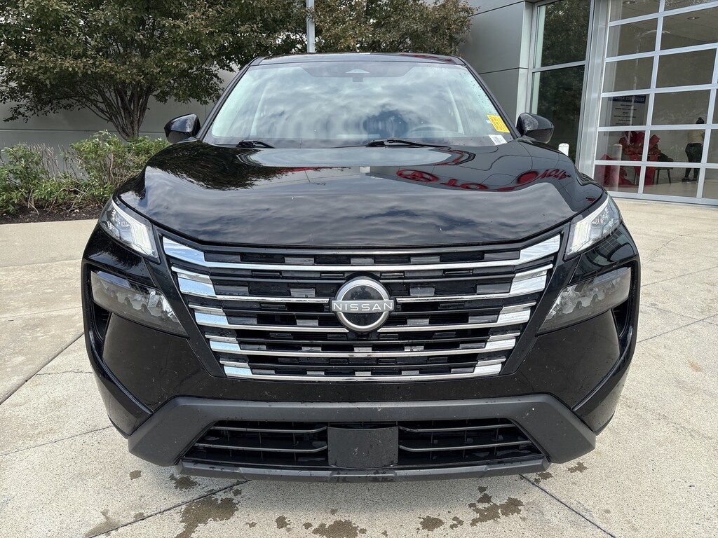 Used 2024 Nissan Rogue SV SUV