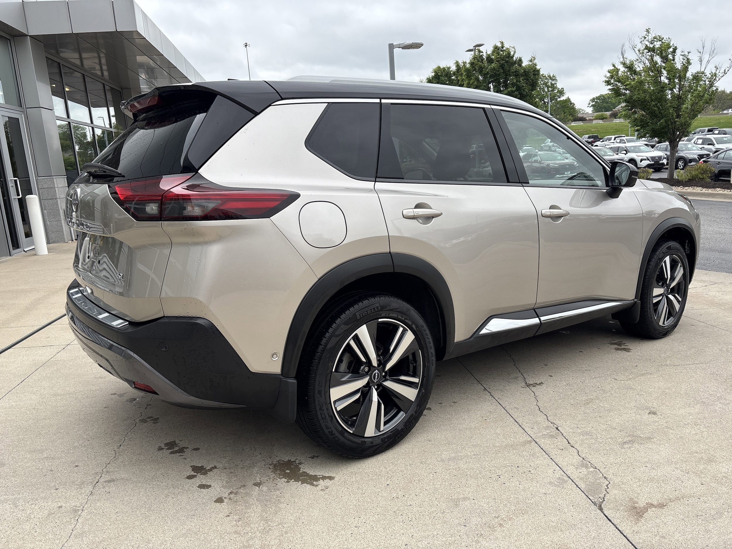 2023 Nissan Rogue SL photo 4