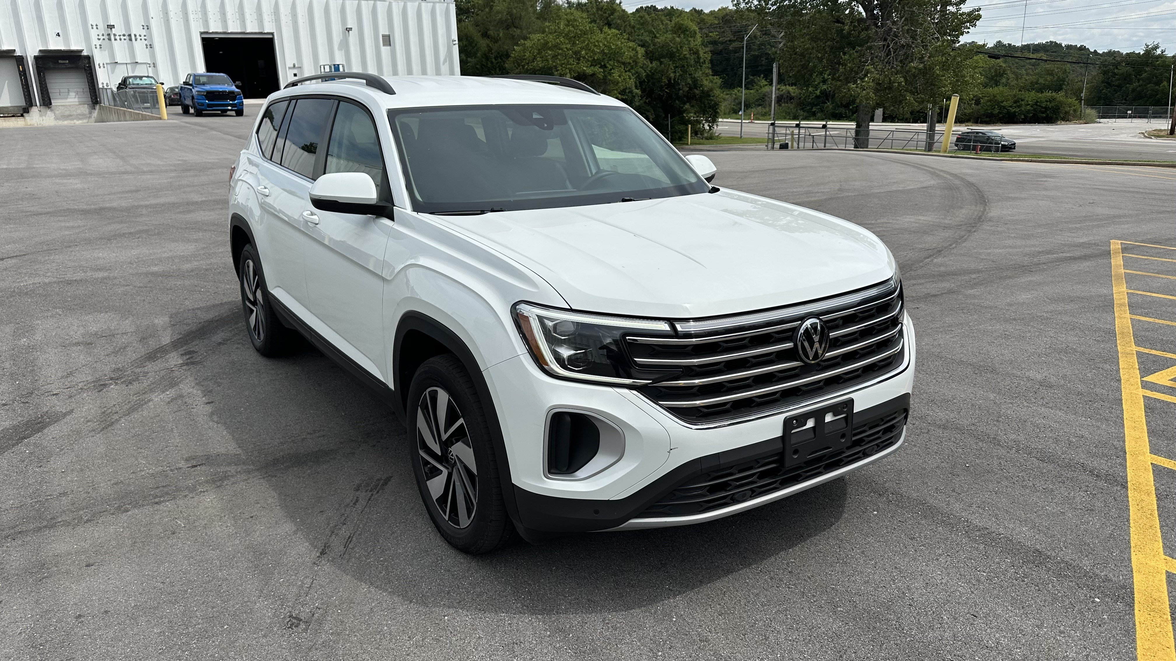 Used 2025 Volkswagen Atlas 2.0T SE w/Technology SUV