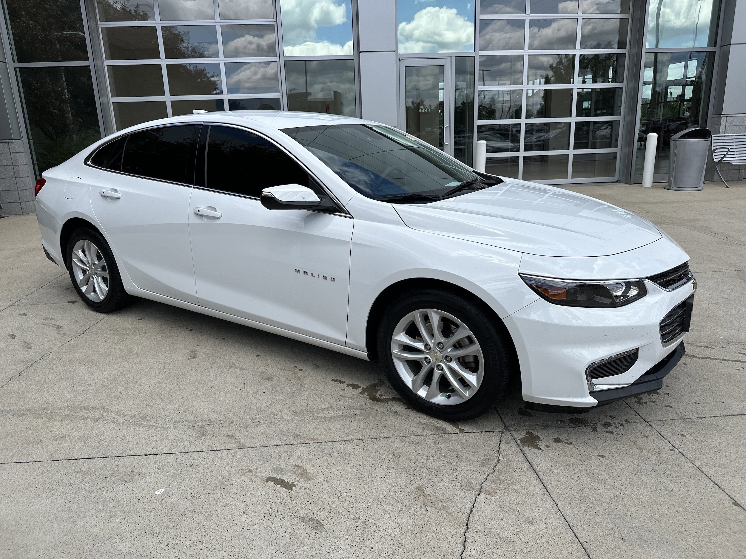 2017 Chevrolet Malibu LT photo 2