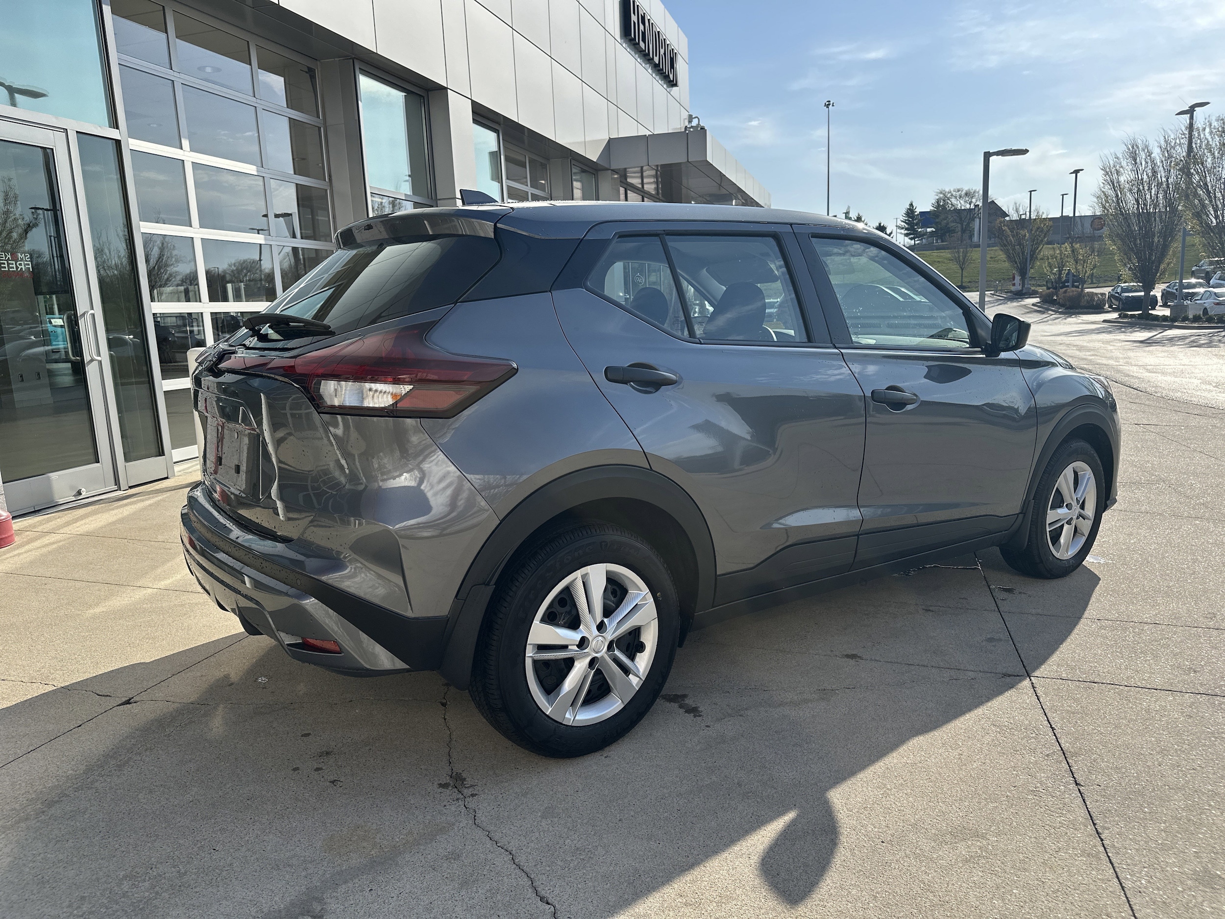 2025 Nissan Kicks Play S photo 5