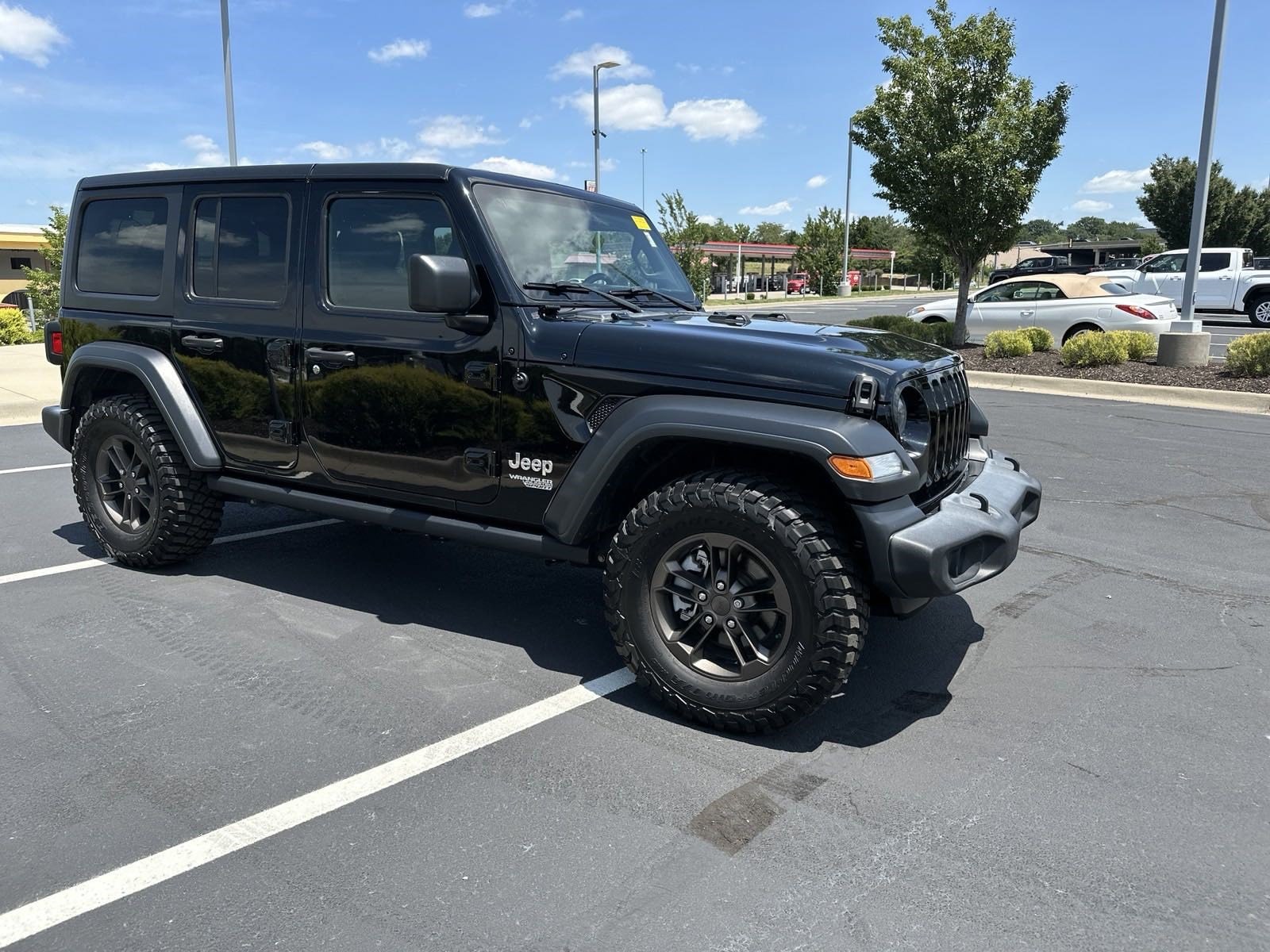 Used 2019 Jeep Wrangler Unlimited Sport S with VIN 1C4HJXDG1KW544443 for sale in Kansas City