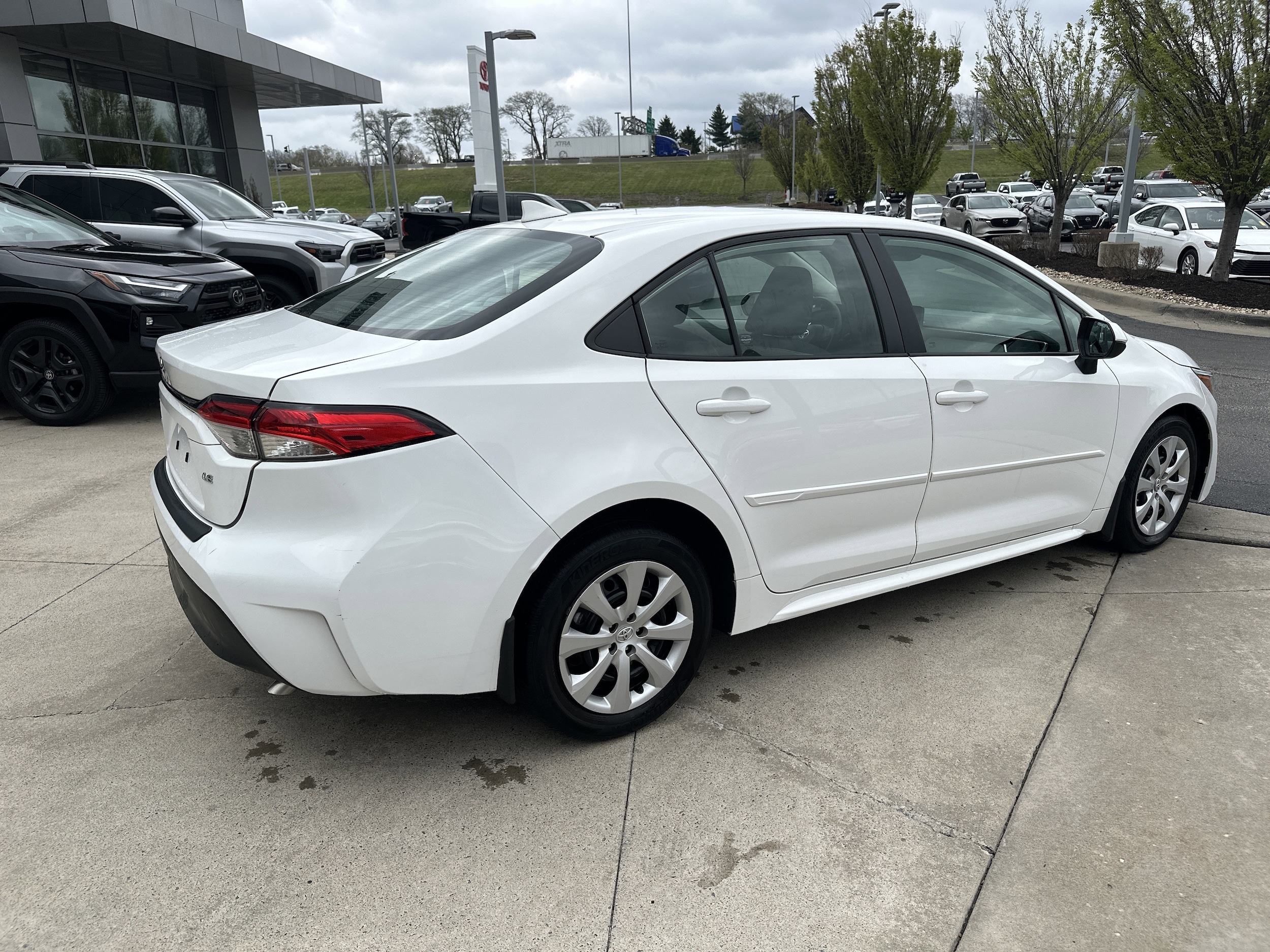 2024 Toyota Corolla LE photo 5