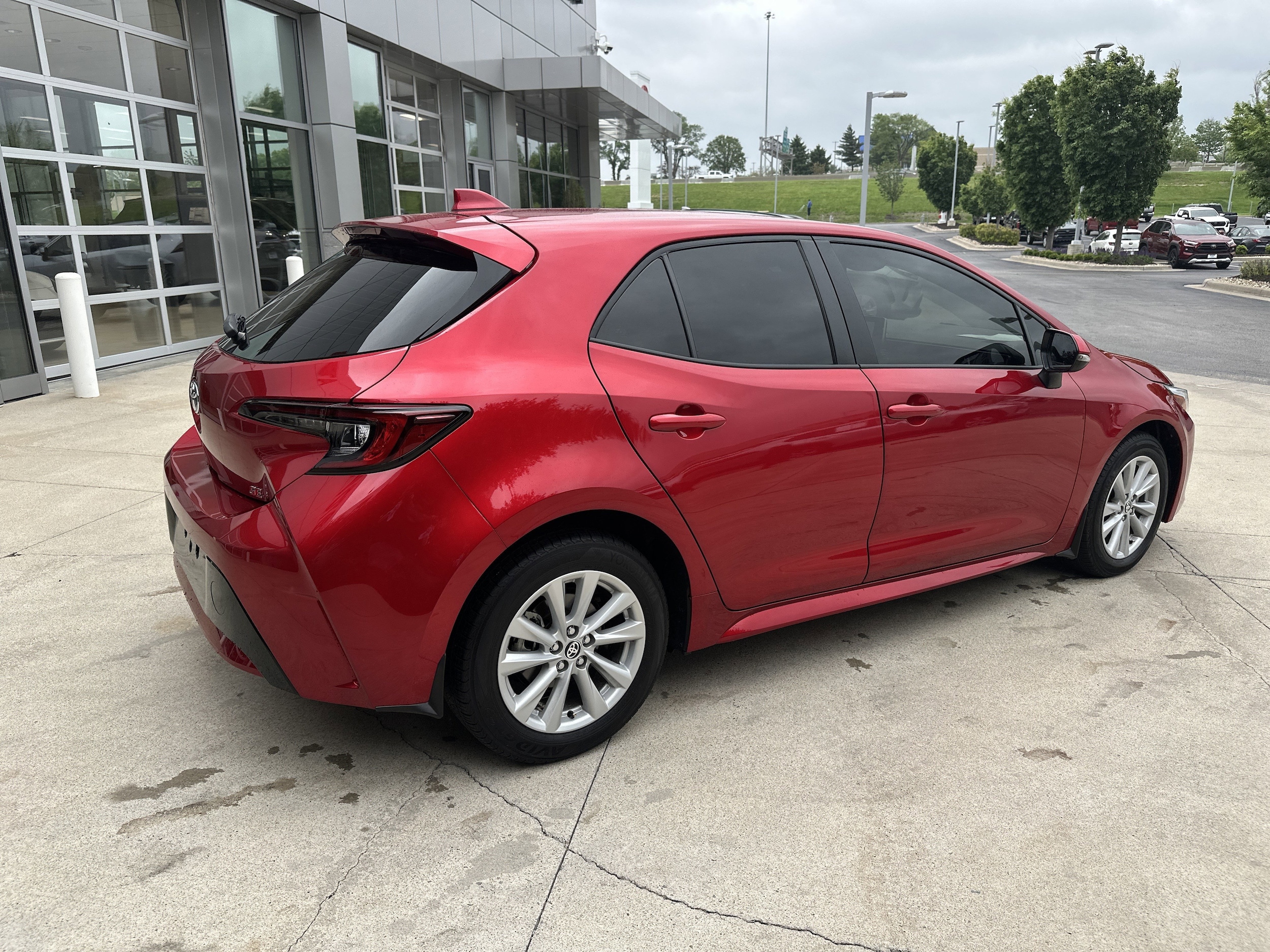 2025 Toyota Corolla Hatchback SE photo 4