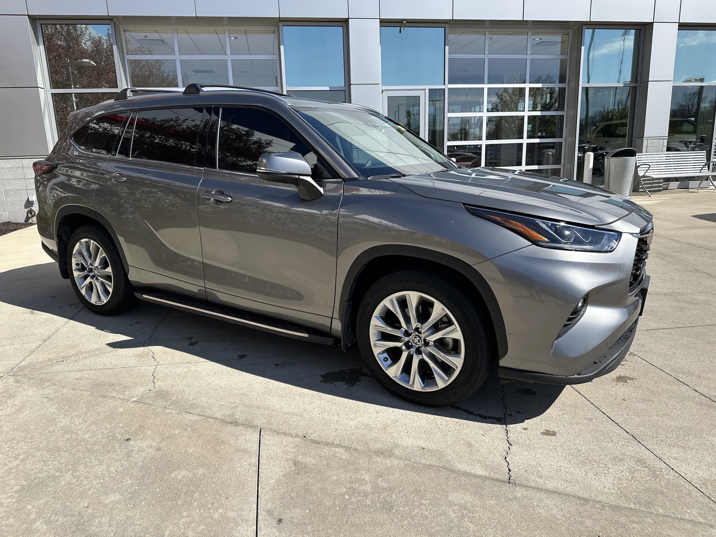 Certified 2025 Toyota Highlander Limited with VIN 5TDKDRBH9SS577081 for sale in Kansas City