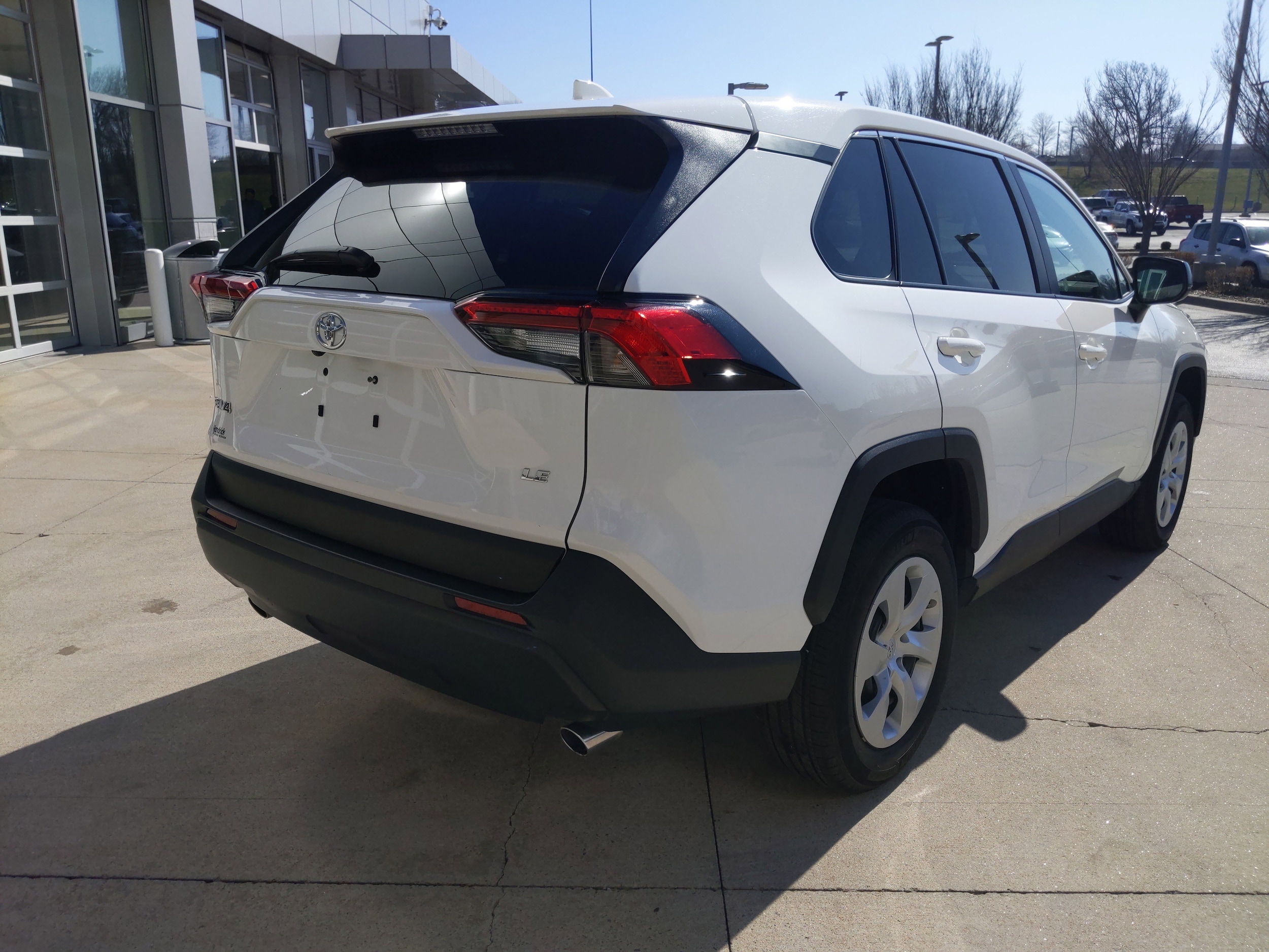 2025 Toyota RAV4 LE photo 5