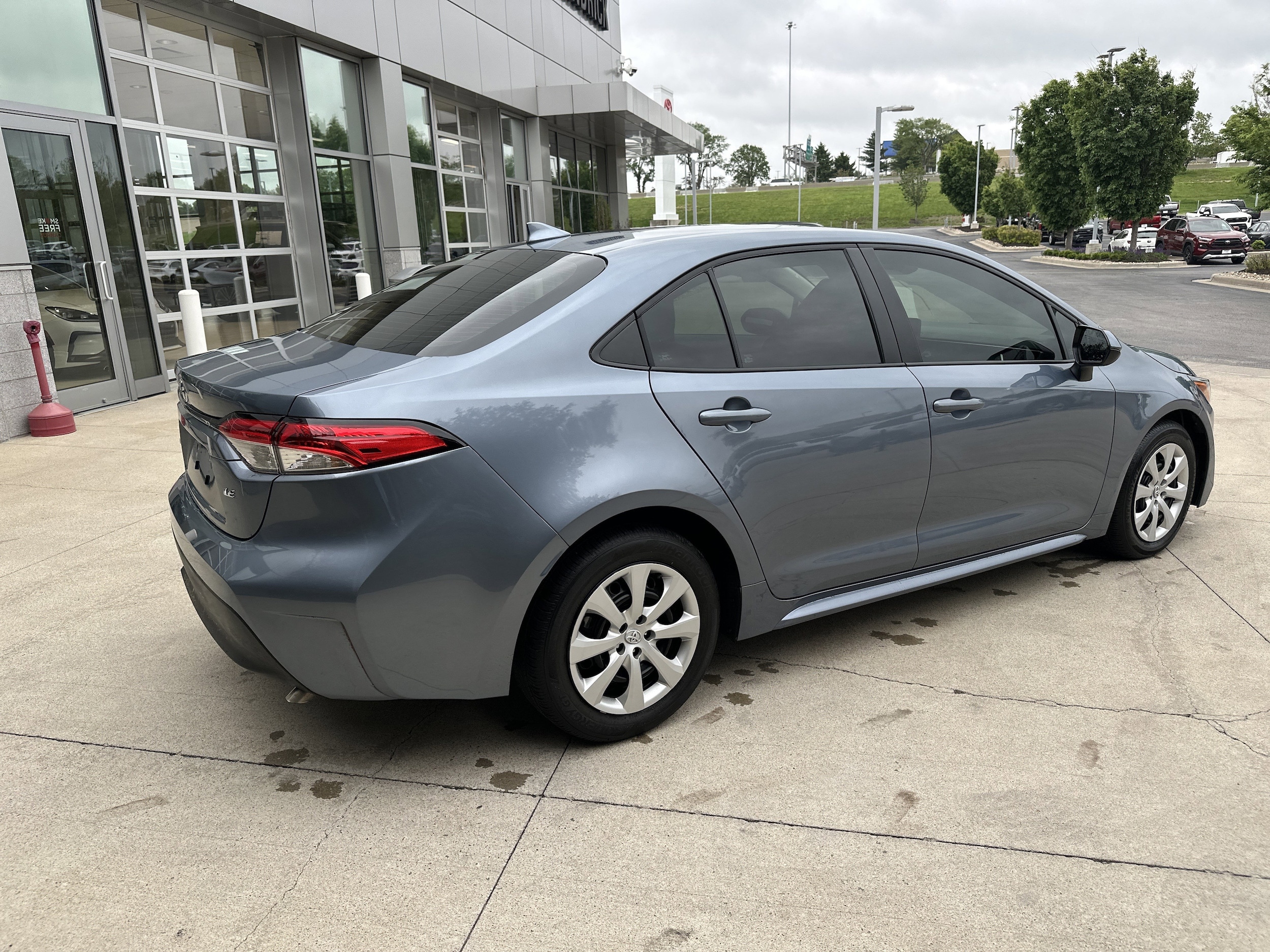 2025 Toyota Corolla LE photo 4