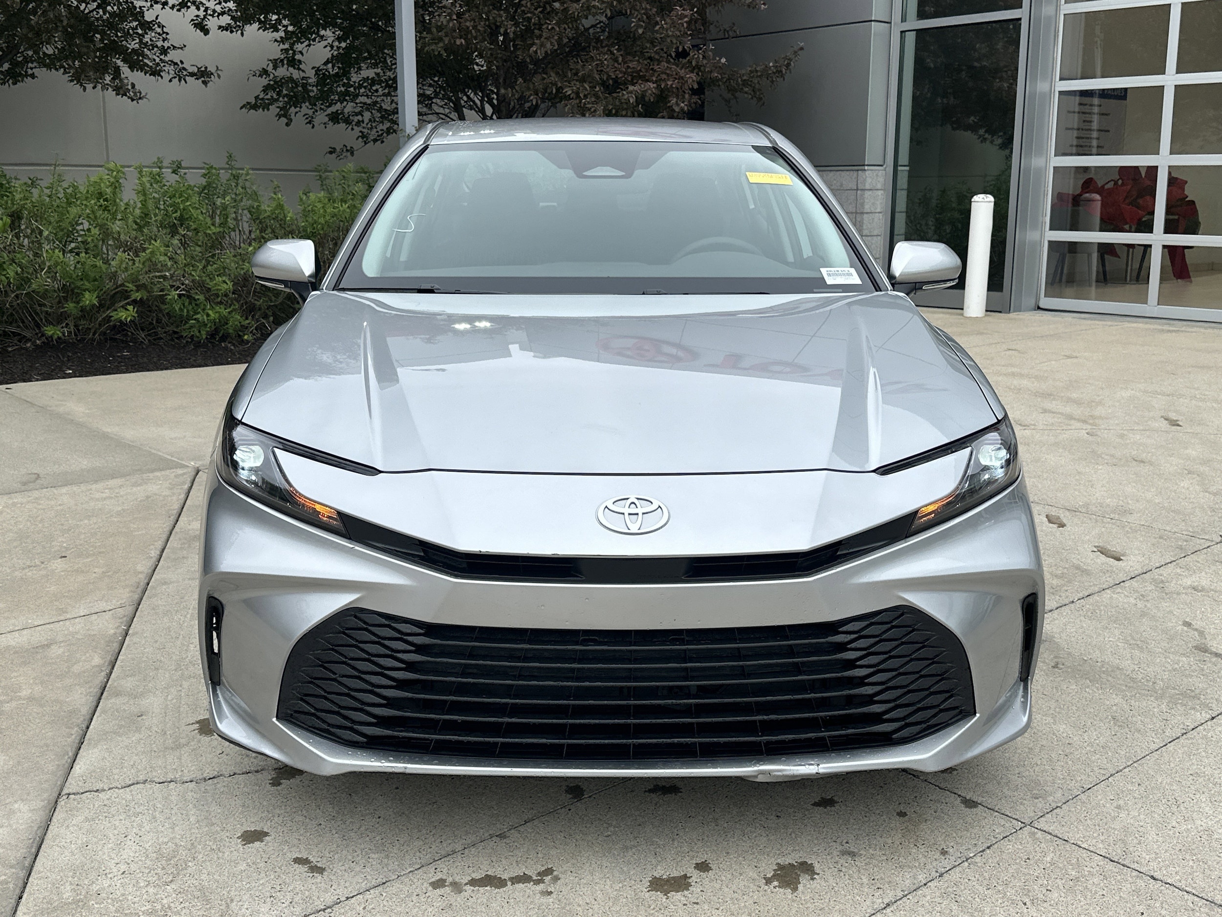 2025 Toyota Camry LE photo 4