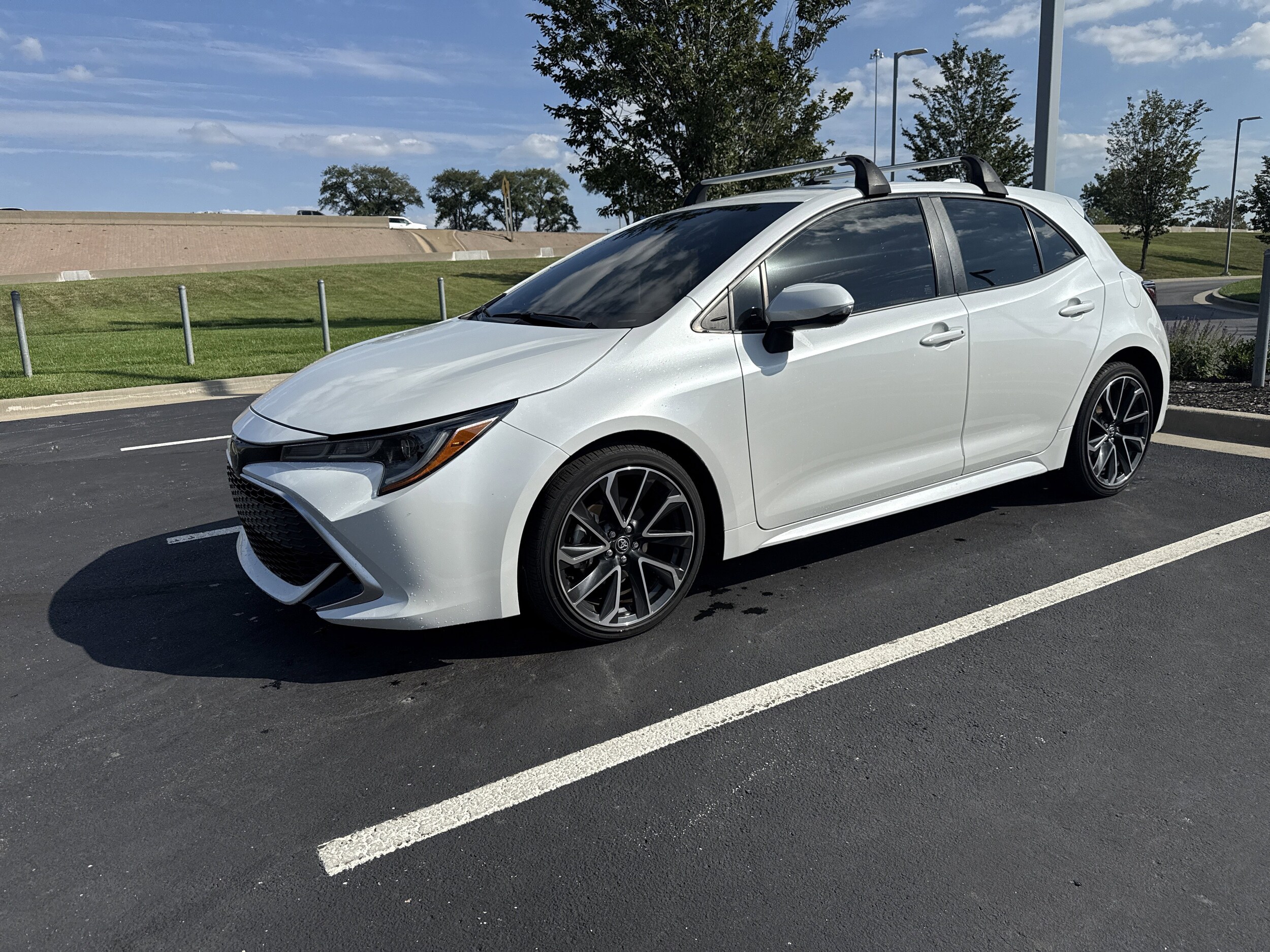 2021 Toyota Corolla XSE photo 3