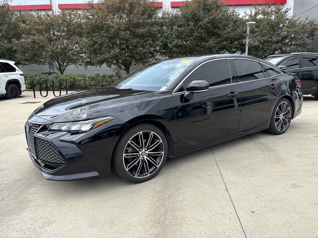 Used 2019 Toyota Avalon XSE Sedan