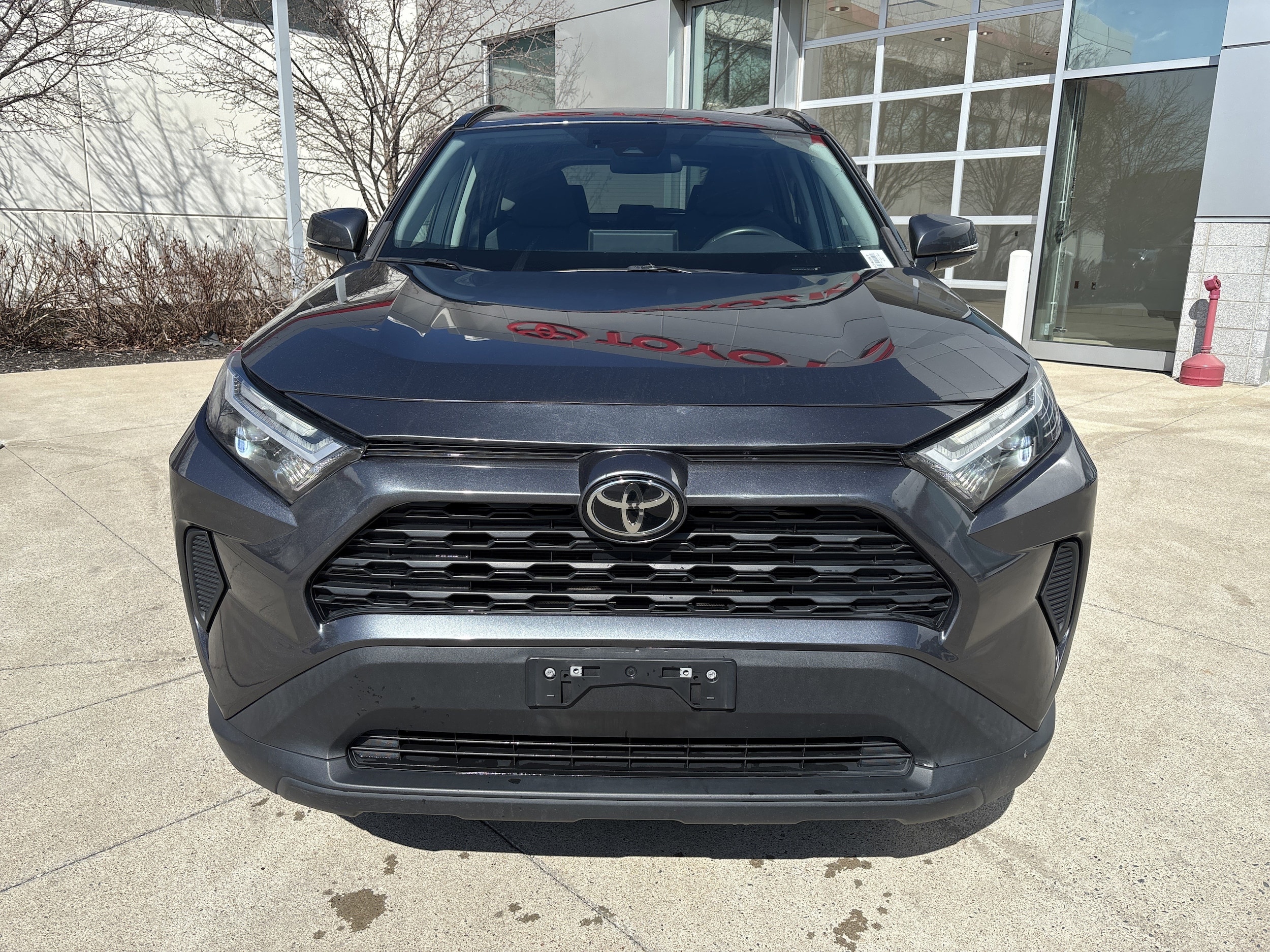 2022 Toyota RAV4 XLE photo 4