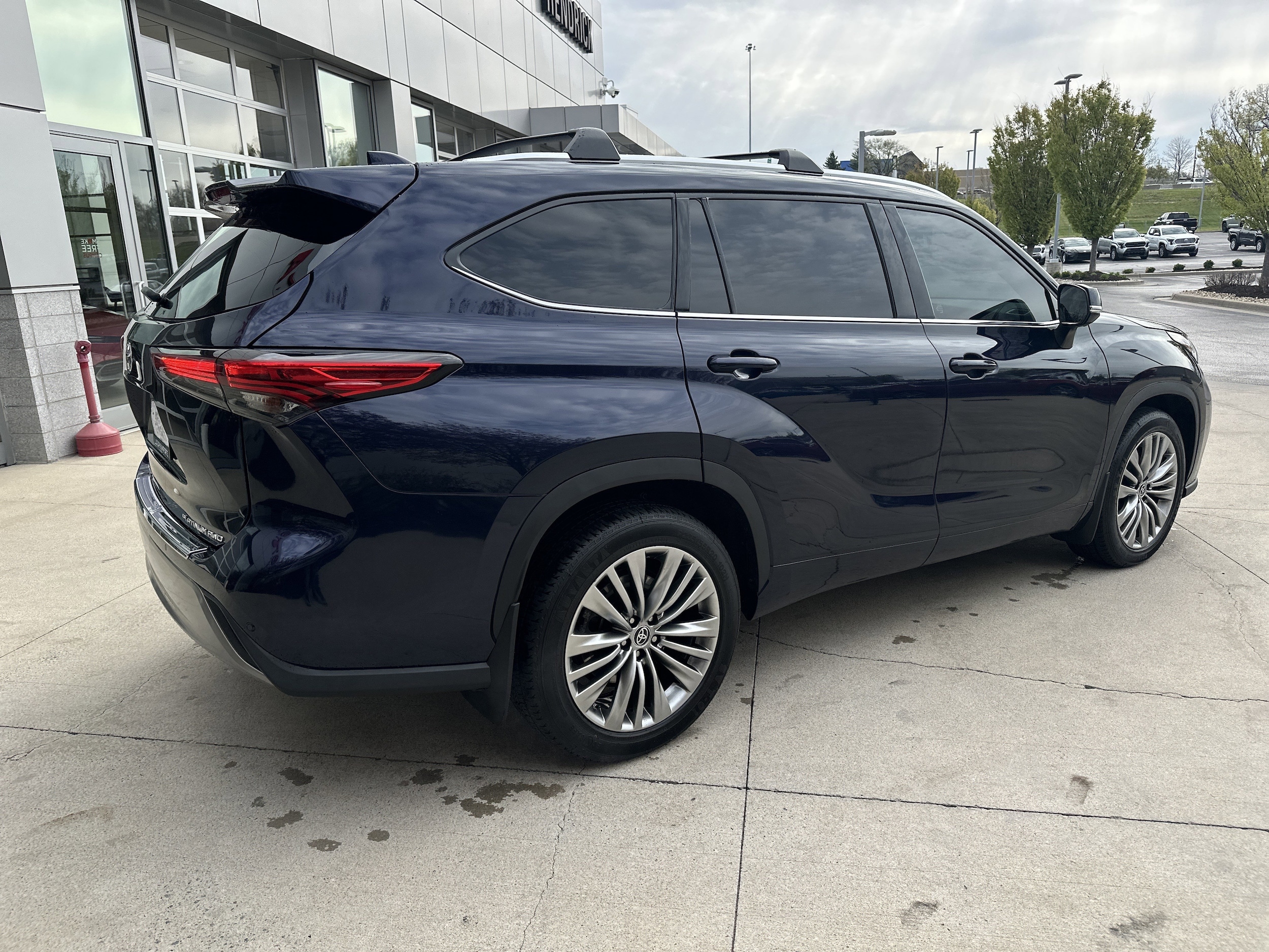 2022 Toyota Highlander Platinum photo 4