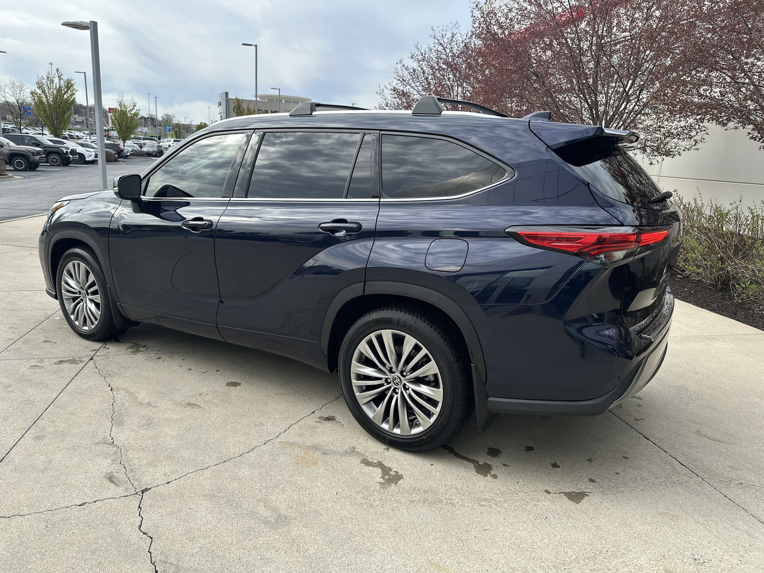 2022 Toyota Highlander Platinum photo 5