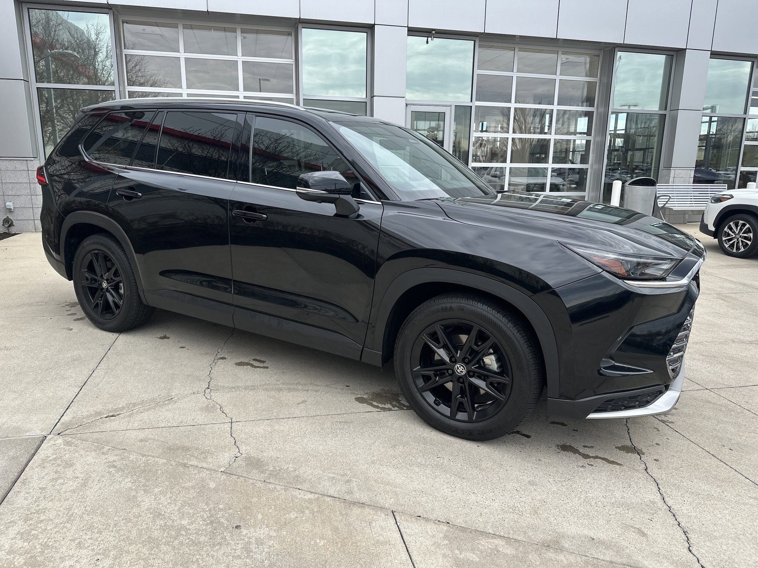 Certified 2024 Toyota Grand Highlander Platinum with VIN 5TDADAB52RS005850 for sale in Kansas City