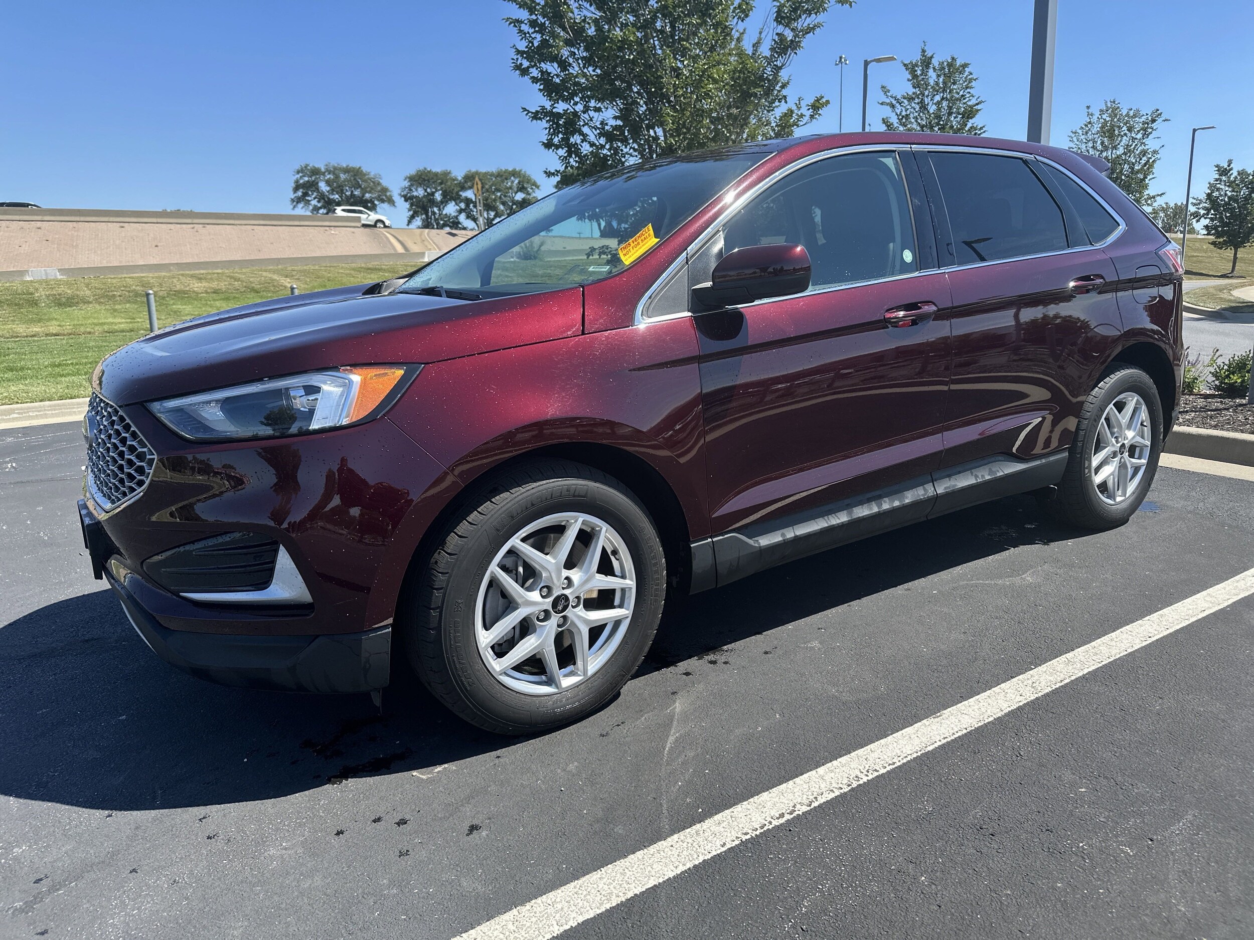 2024 Ford Edge SEL photo 3