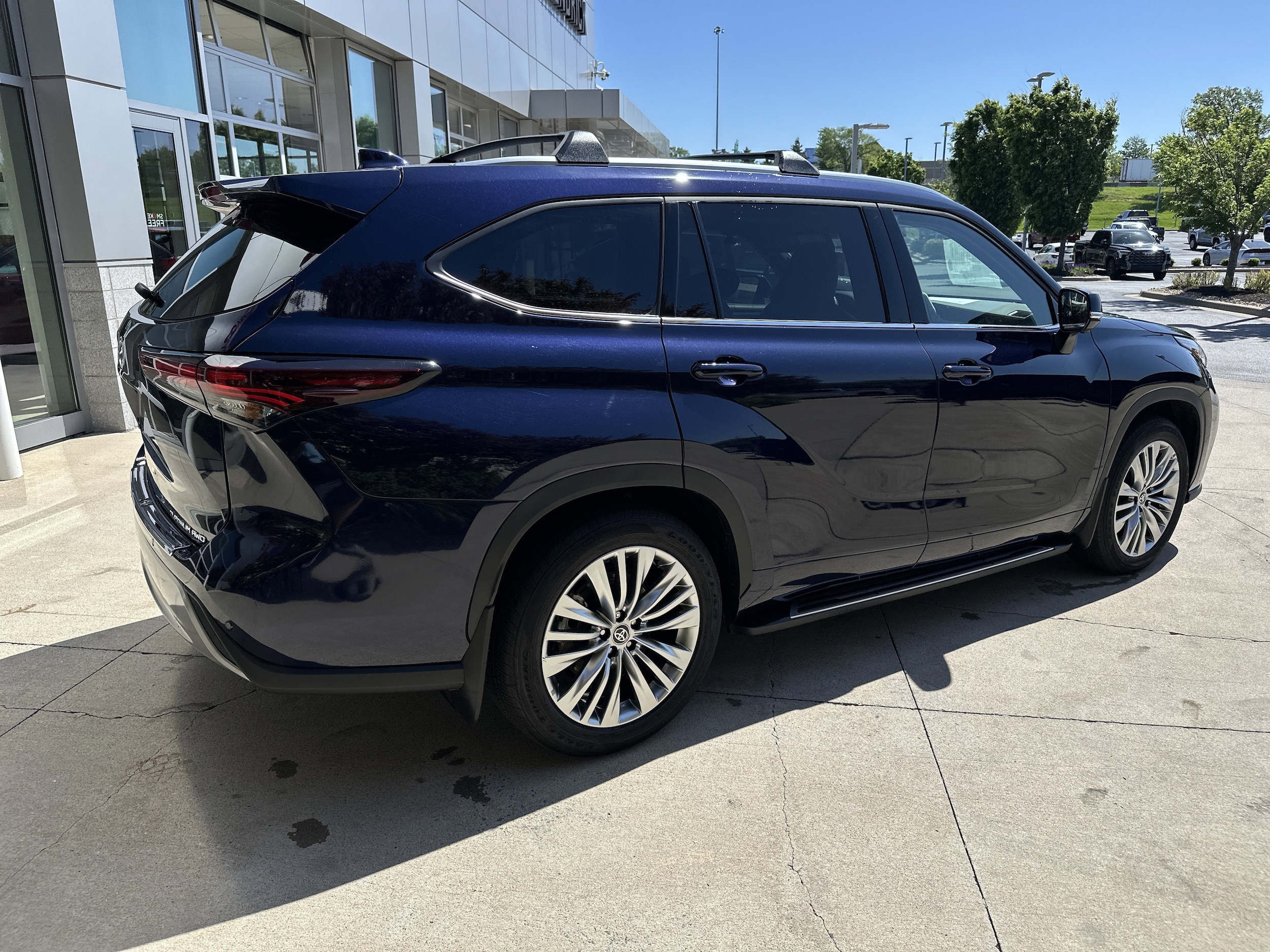 2025 Toyota Highlander Platinum photo 5