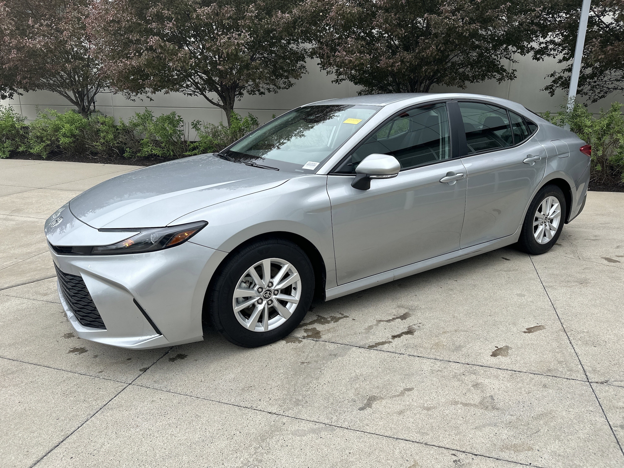 2025 Toyota Camry LE photo 2